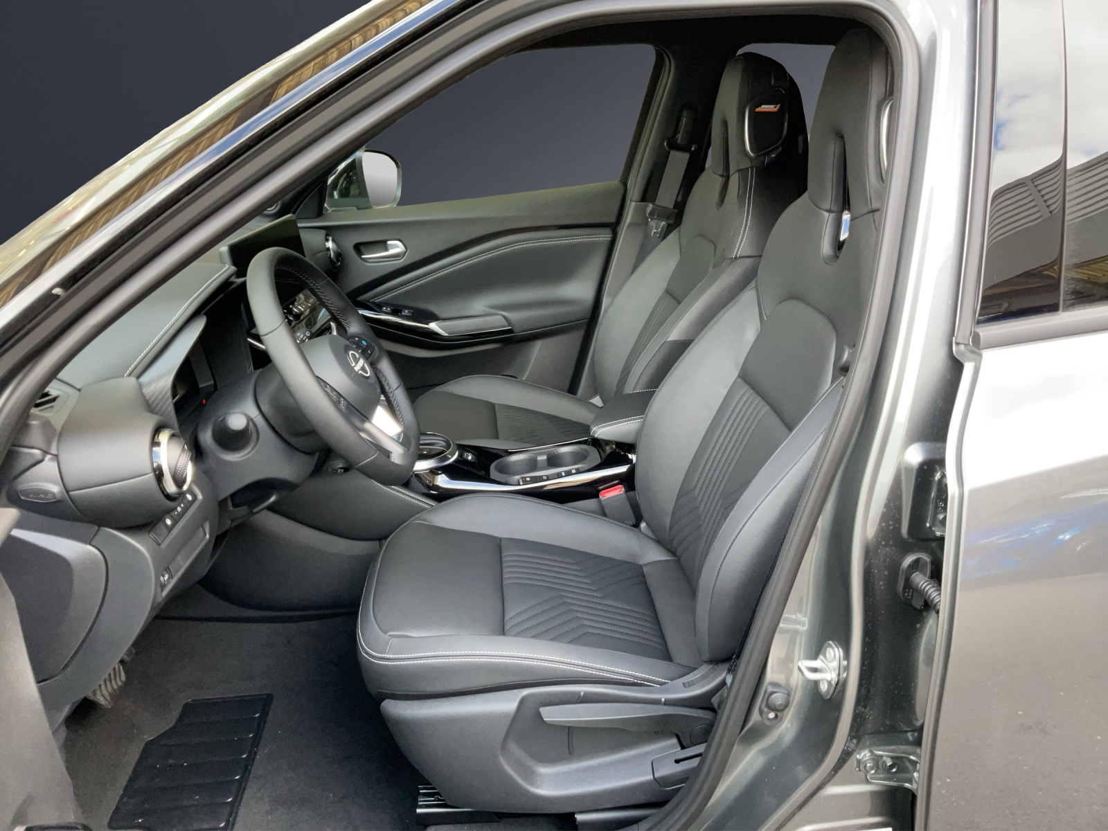 NISSAN Juke 1.6 FHEV Tekna-image-6