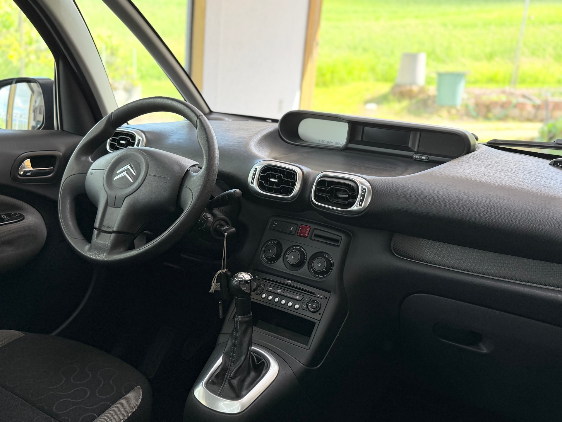 CITROEN C3 Picasso 1.6 HDi Exclusive-image-6