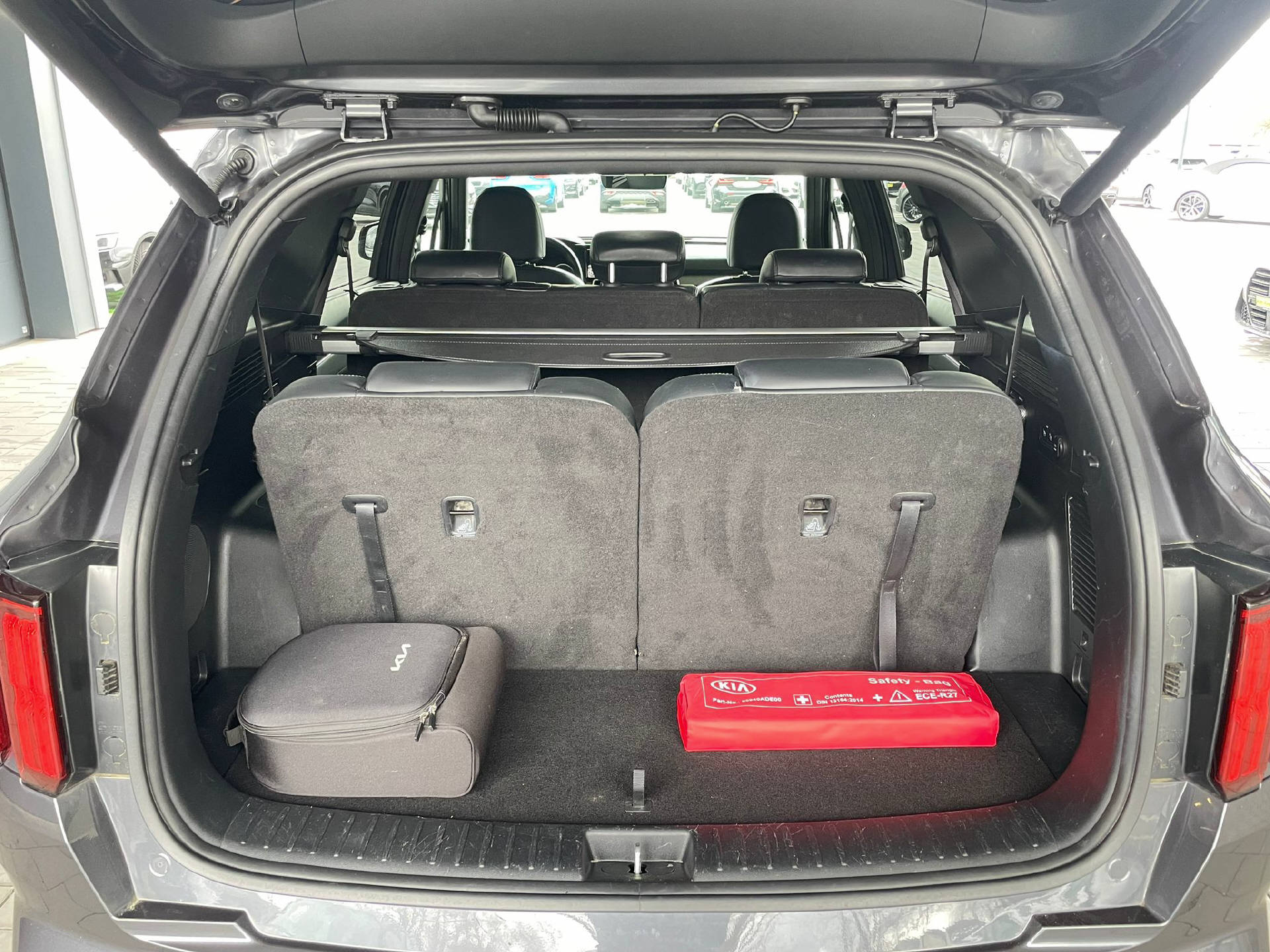 KIA Sorento 1.6 T-GDi Plug-in Hybrid Style 7P-image-5
