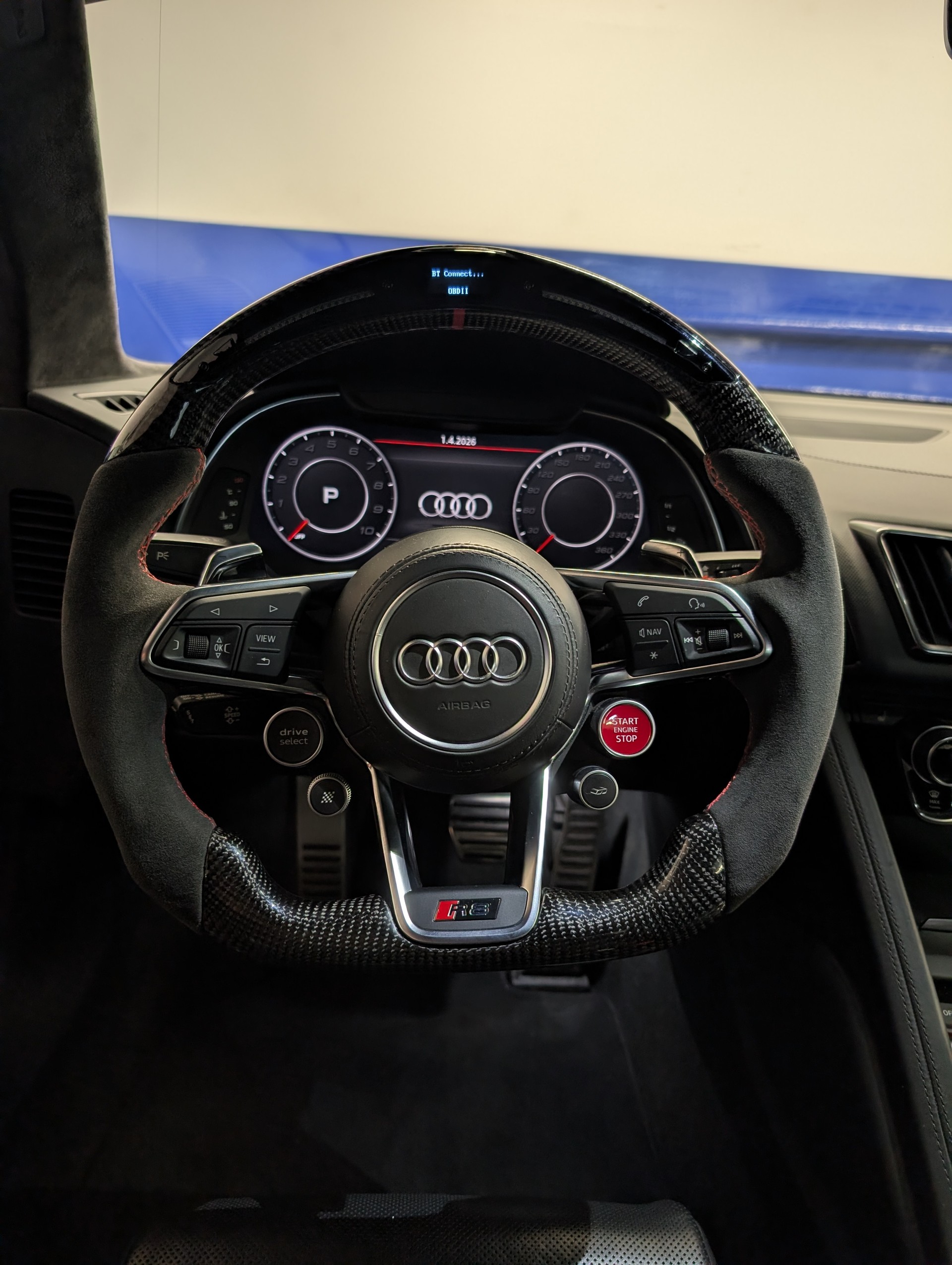 AUDI R8 Coupé 5.2 plus S-Tronic-image-10