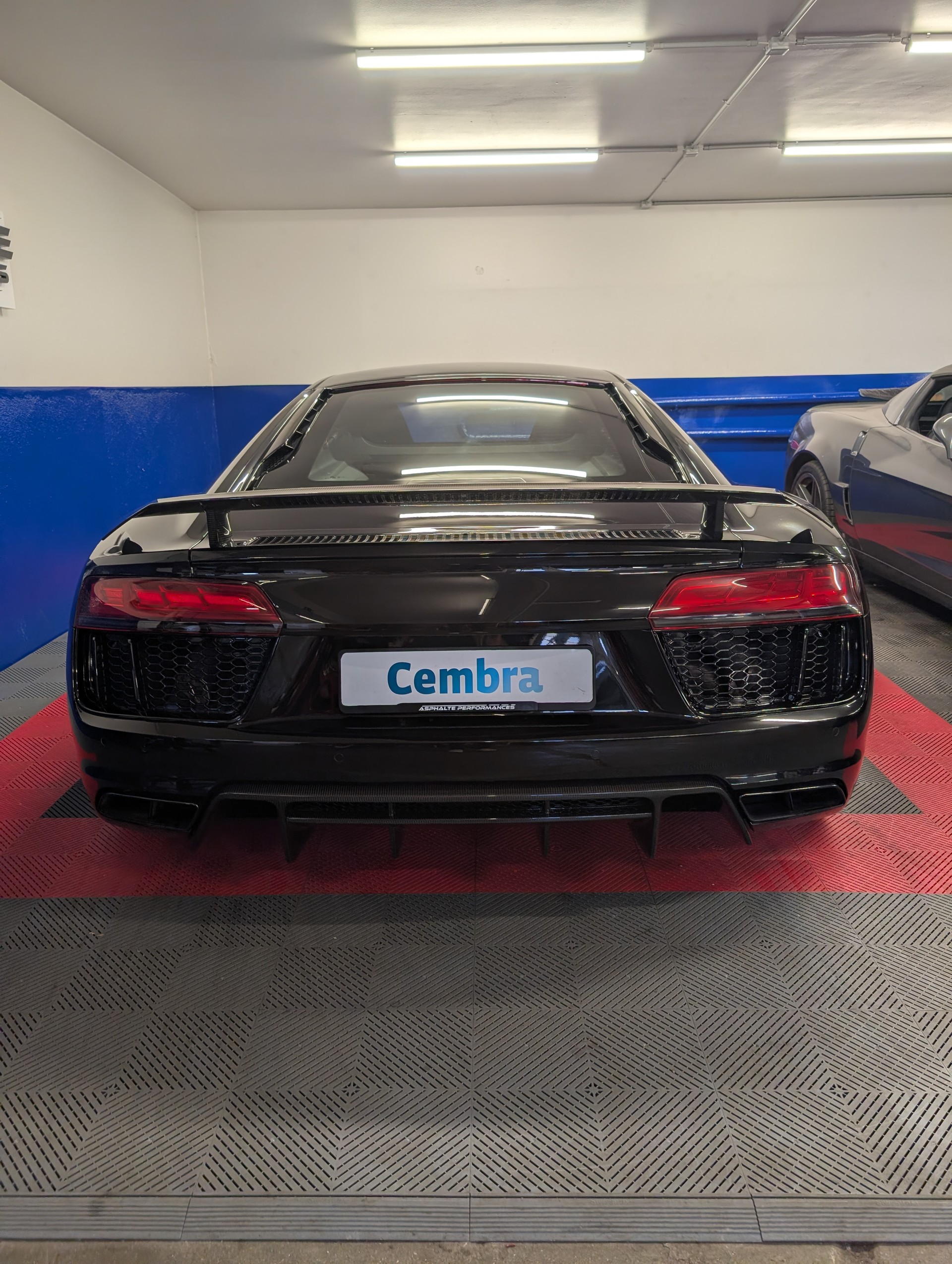 AUDI R8 Coupé 5.2 plus S-Tronic-image-4