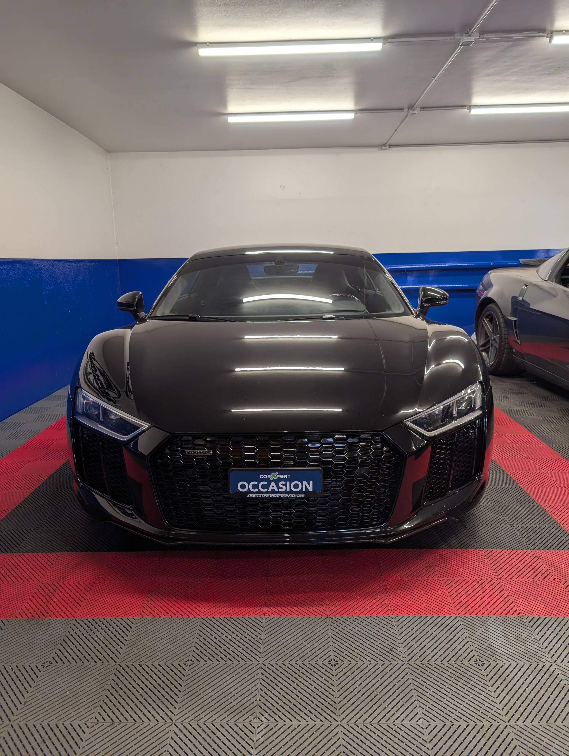 AUDI R8 Coupé 5.2 plus S-Tronic-image-1