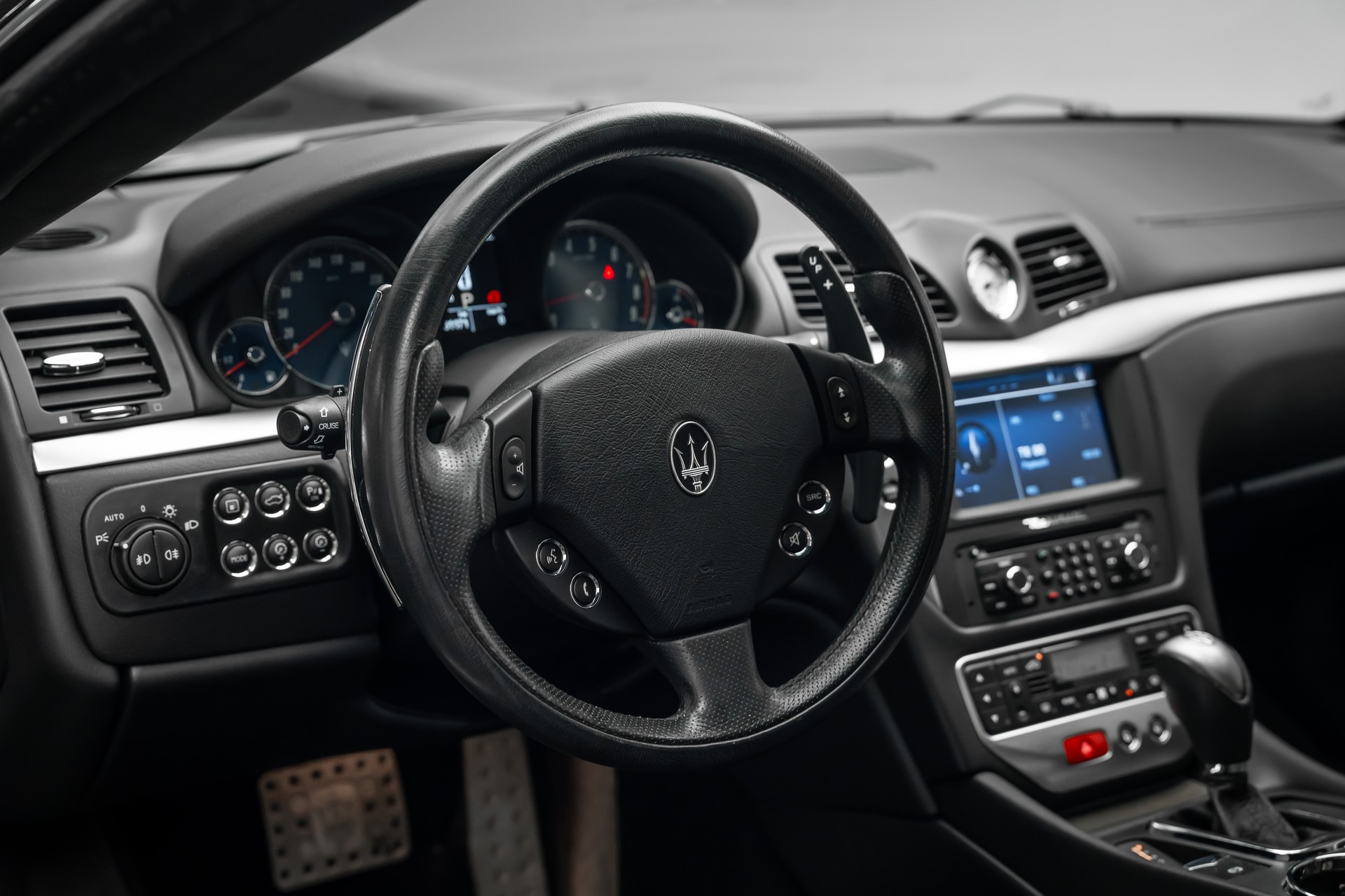 MASERATI GranTurismo S Automatica * 4,7 V8 MIT MEGA SOUND & SEHR VIEL FAHRSPASS * LEASING AB 362.- *-image-25