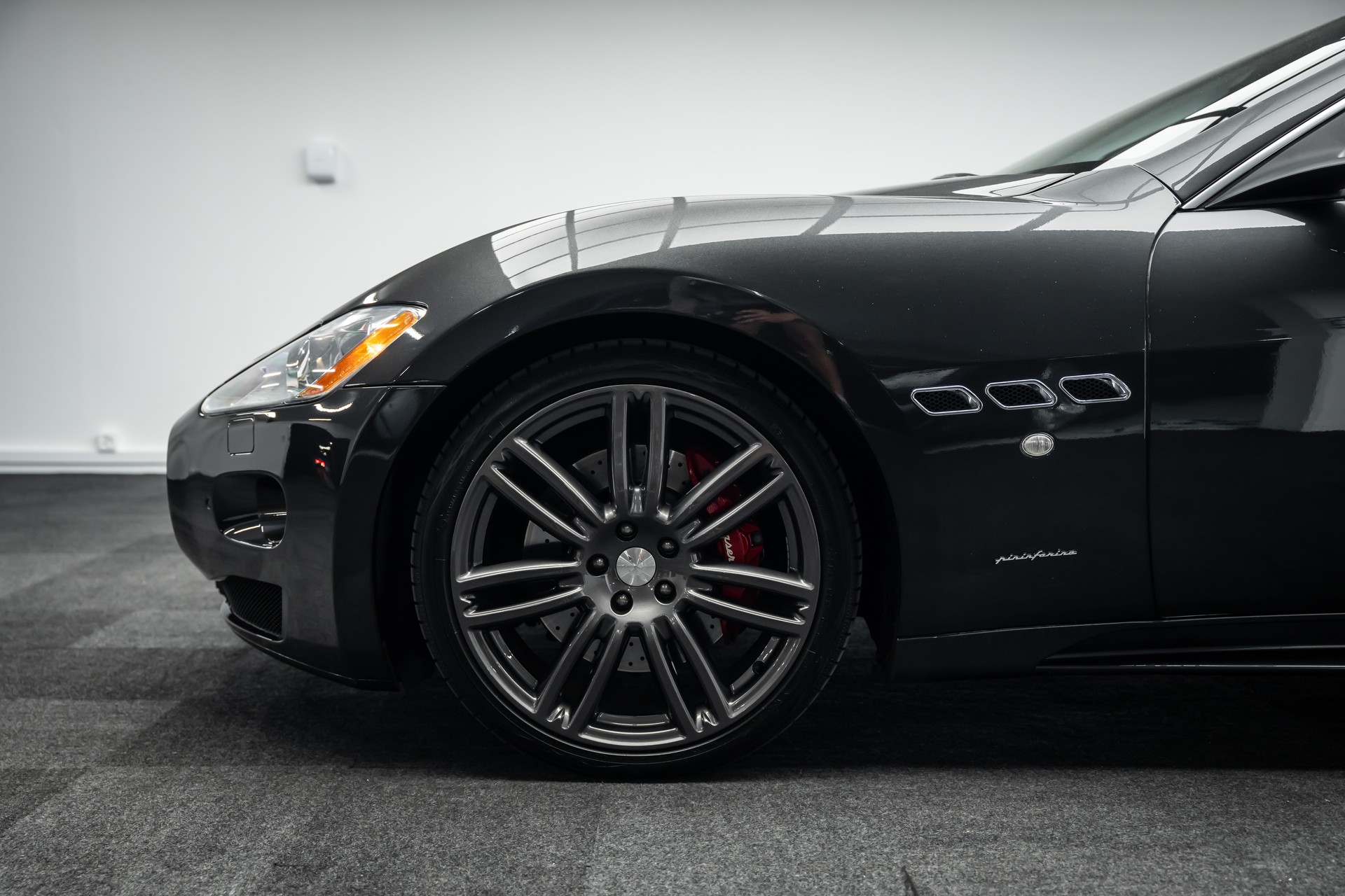 MASERATI GranTurismo S Automatica * 4,7 V8 MIT MEGA SOUND & SEHR VIEL FAHRSPASS * LEASING AB 362.- *-image-1