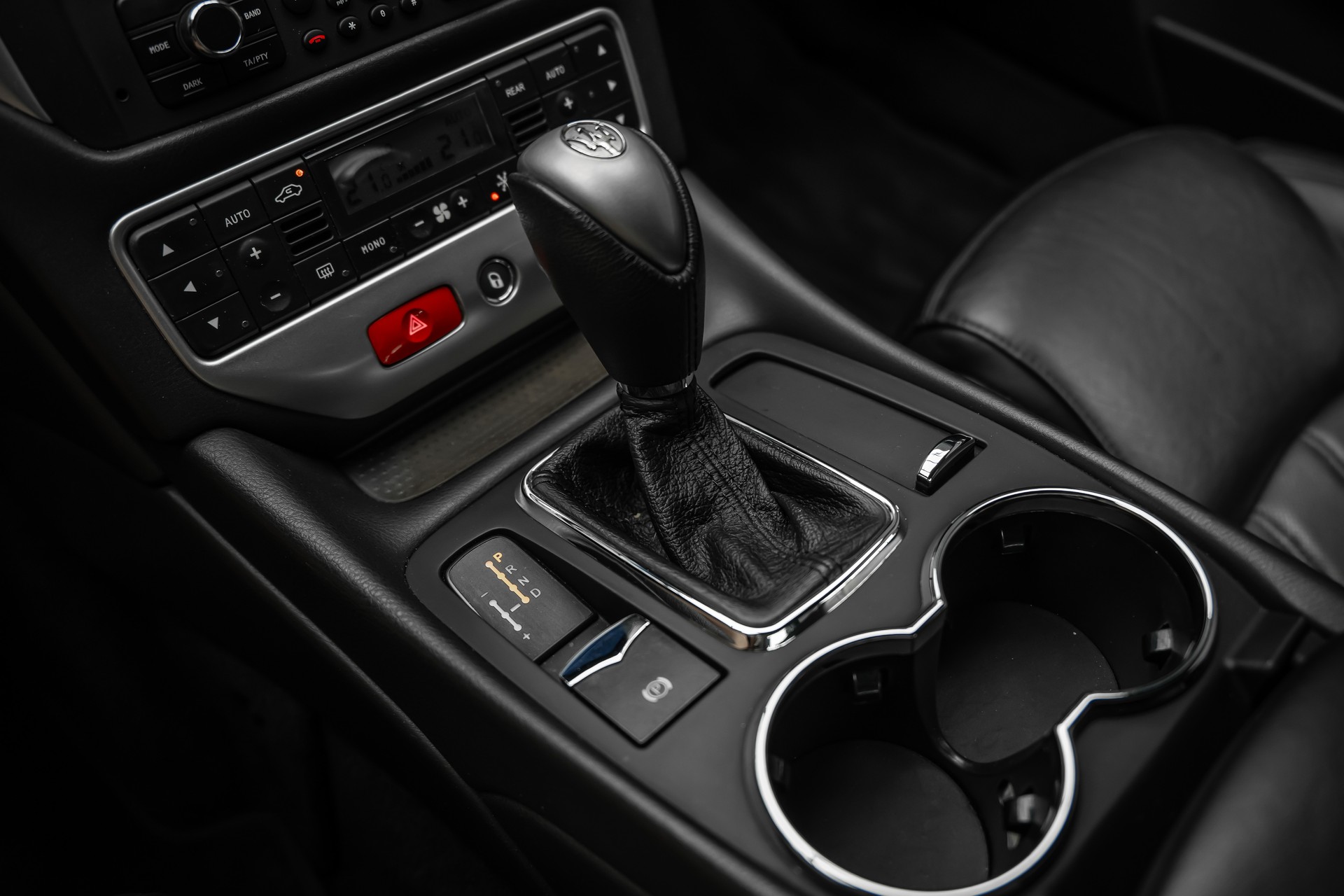 MASERATI GranTurismo S Automatica * 4,7 V8 MIT MEGA SOUND & SEHR VIEL FAHRSPASS * LEASING AB 362.- *-image-23