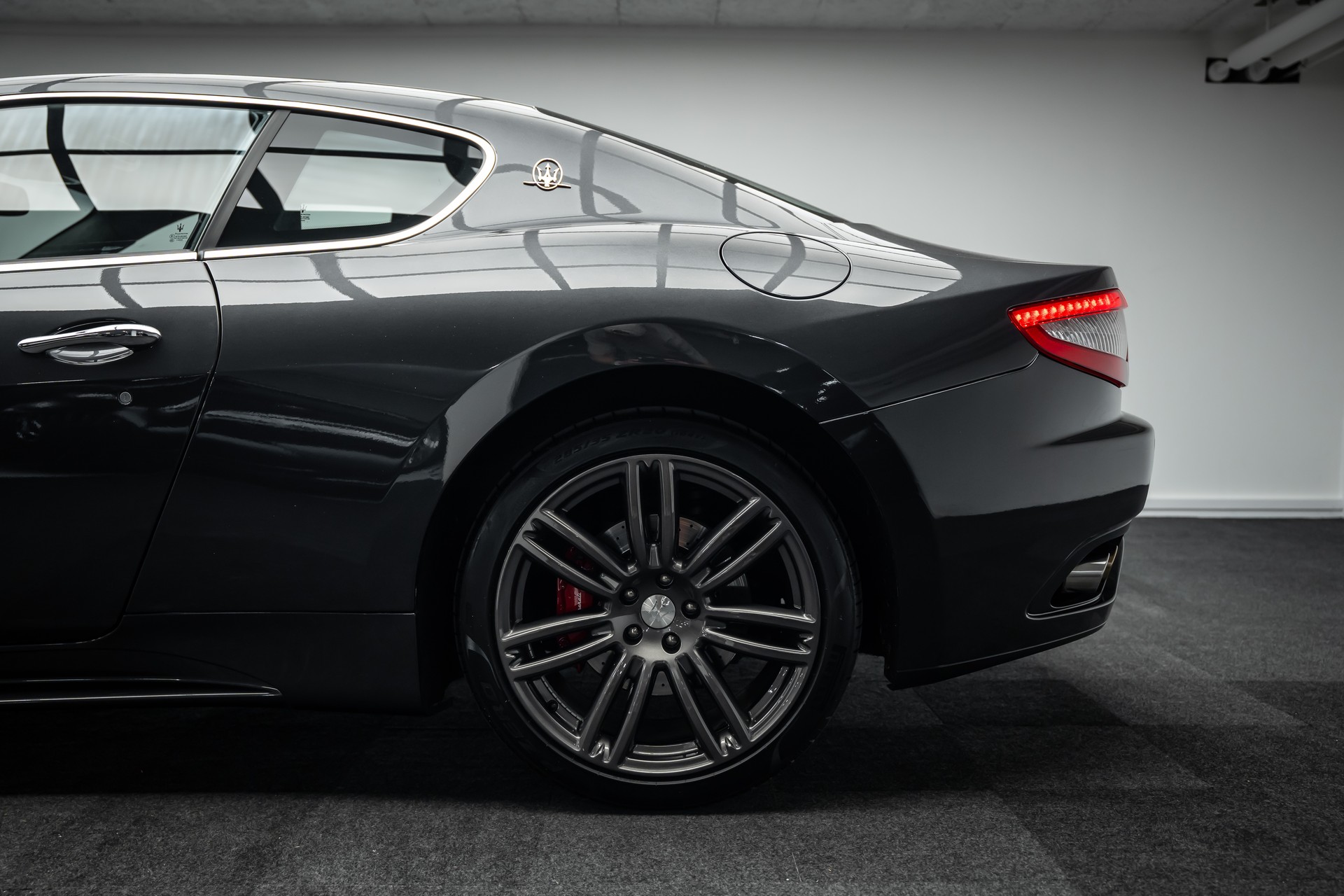MASERATI GranTurismo S Automatica * 4,7 V8 MIT MEGA SOUND & SEHR VIEL FAHRSPASS * LEASING AB 362.- *-image-2