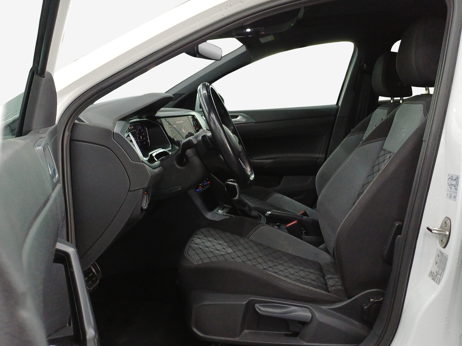 VW Taigo 1.5 TSI R-Line DSG-image-7