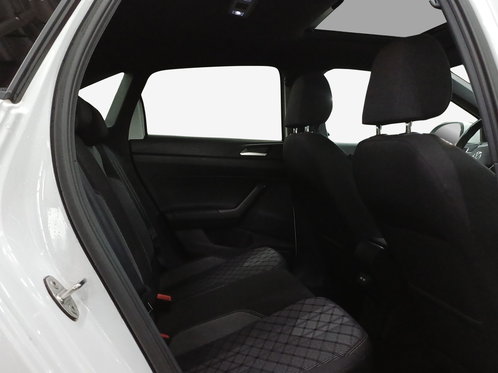 VW Taigo 1.5 TSI R-Line DSG-image-13
