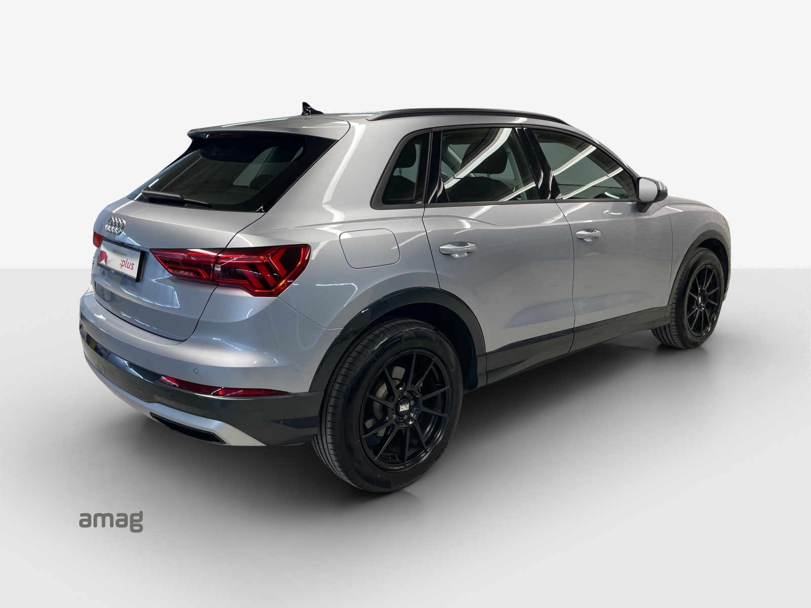 AUDI Q3 35 TDI advanced S-tronic-image-4