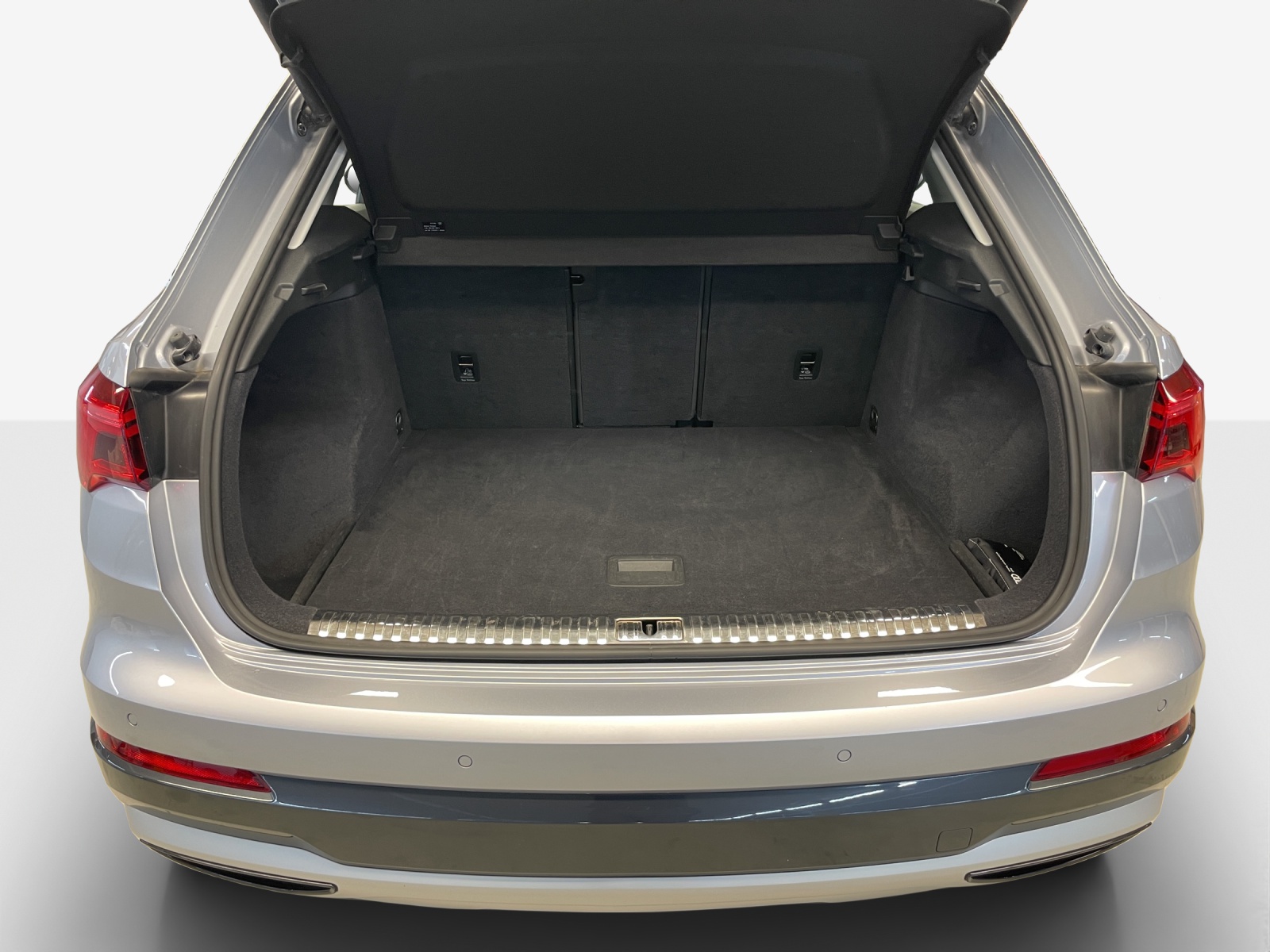 AUDI Q3 35 TDI advanced S-tronic-image-12