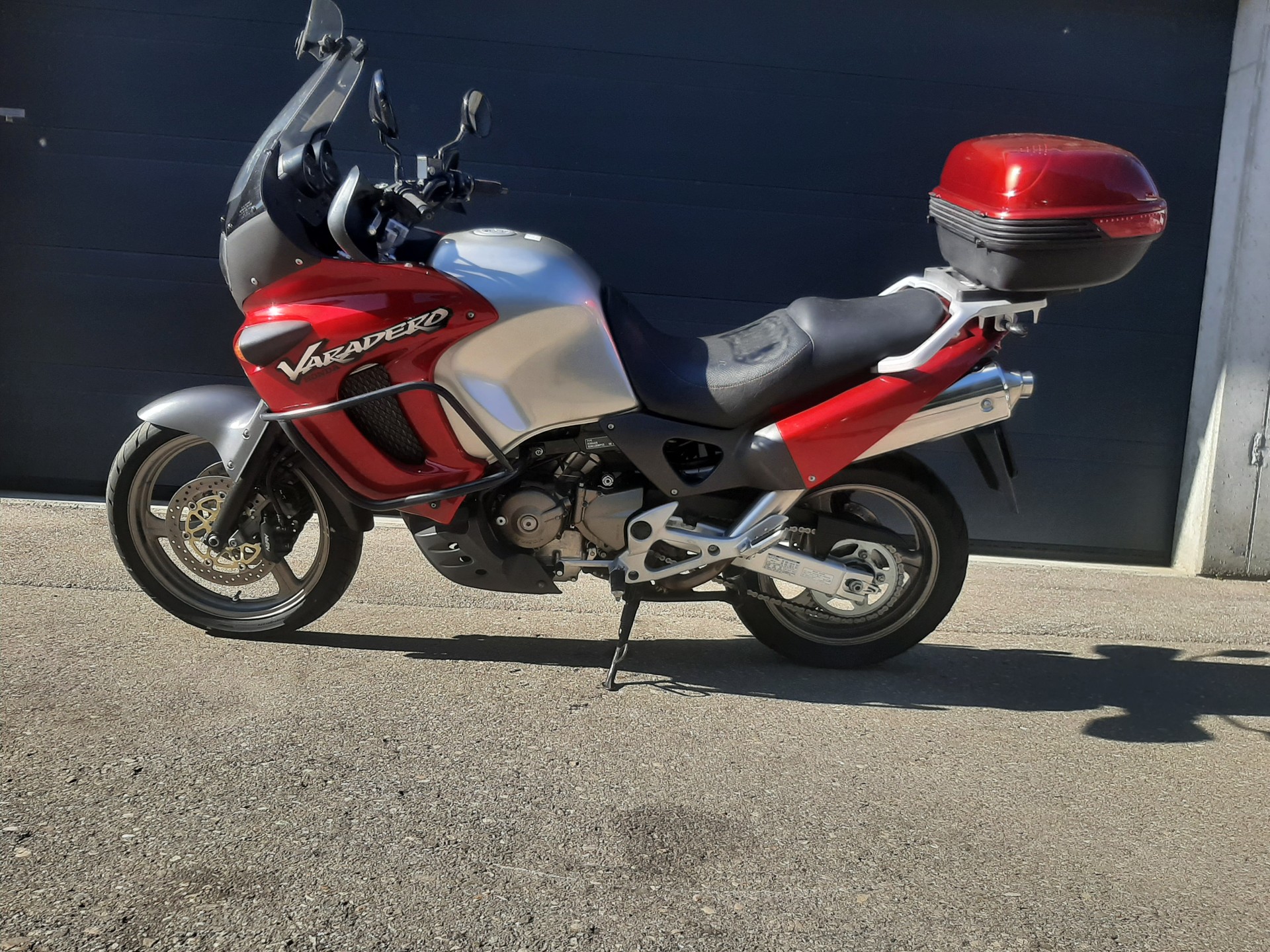 HONDA XL 1000 V Varadero-showroom-element-1