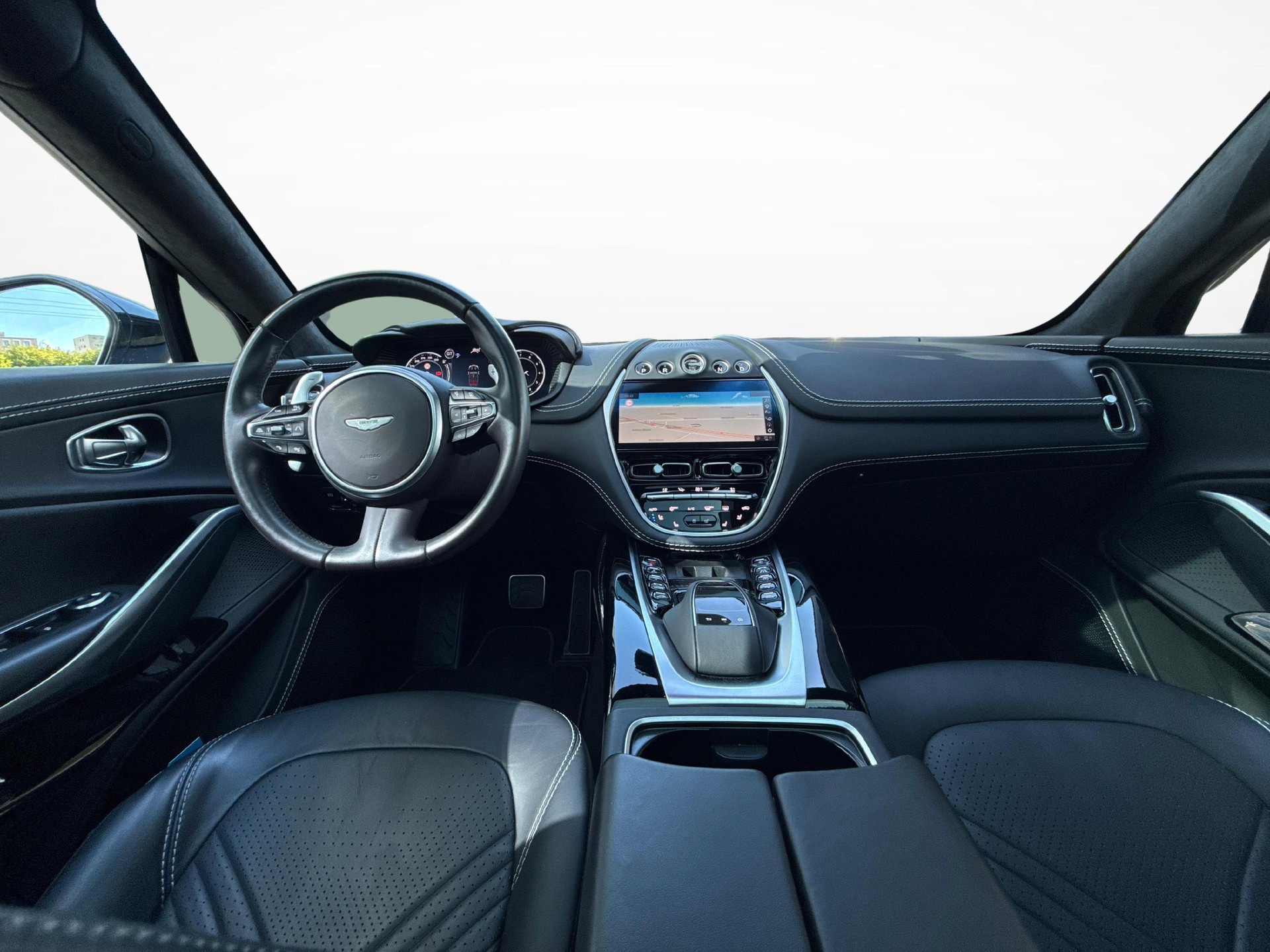 ASTON MARTIN DBX 4.0 V8 Bi-Turbo-image-8