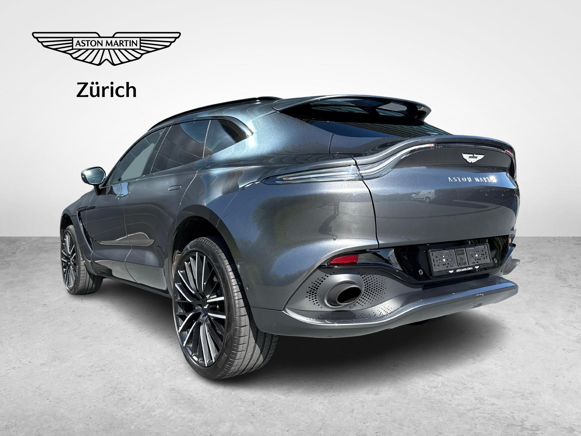 ASTON MARTIN DBX 4.0 V8 Bi-Turbo-image-2