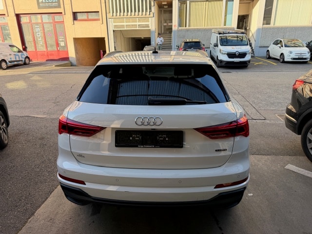 AUDI Q3 40 TFSI quattro S-tronic-image-7