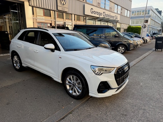AUDI Q3 40 TFSI quattro S-tronic-image-6