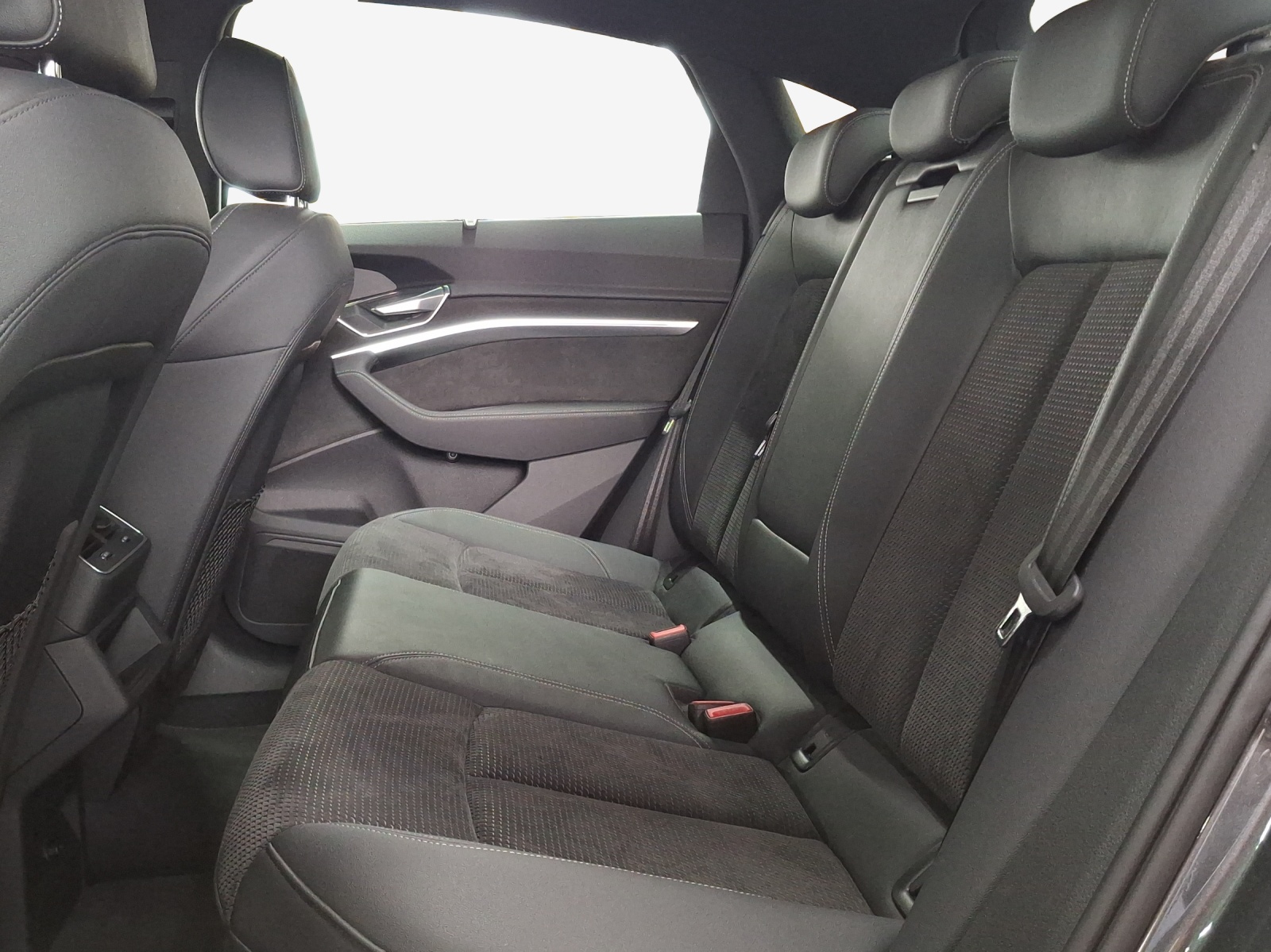 AUDI e-tron 50 Sportback S Line Attraction quattro-image-12