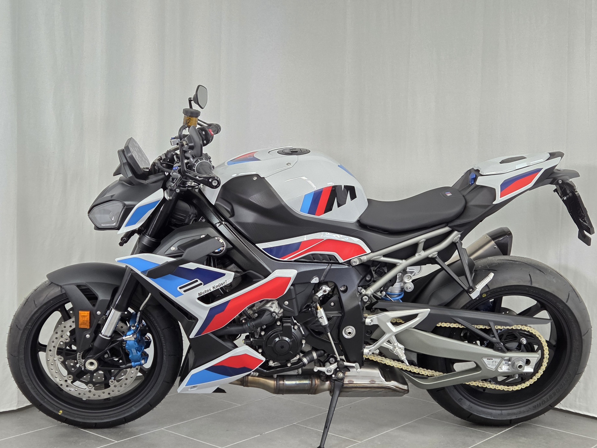 BMW M 1000 R mit 5 Jahre Garantie für Kaufverträge bis 30.06.26-showroom-element-3