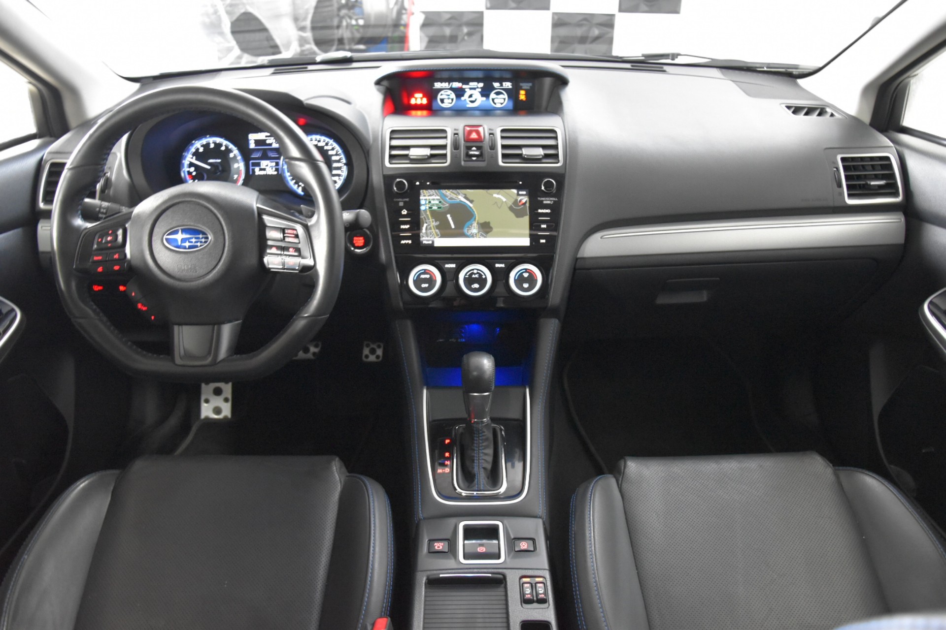 SUBARU Levorg 2.0i Luxury AWD Lineartronic-image-10