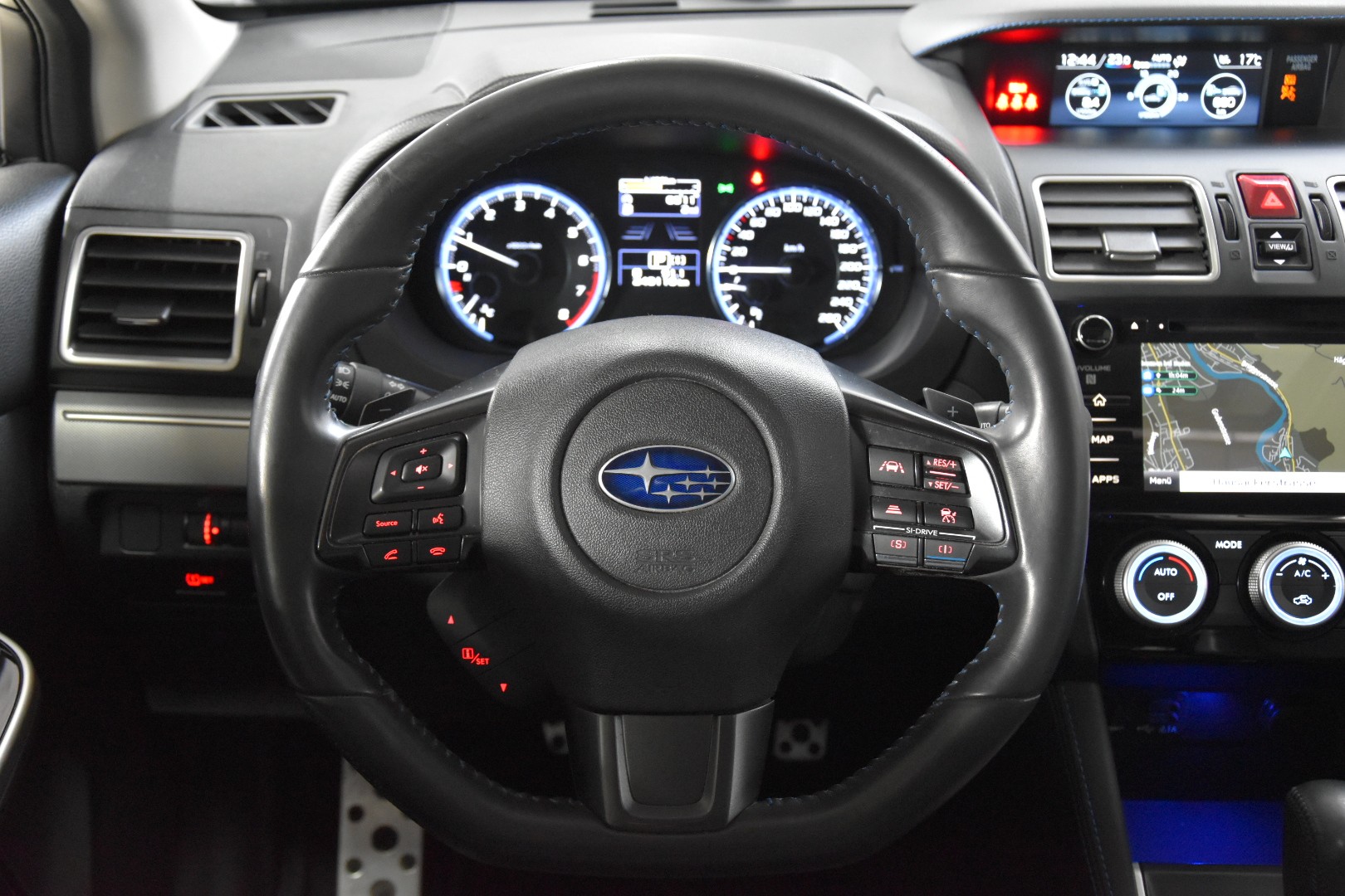 SUBARU Levorg 2.0i Luxury AWD Lineartronic-image-11