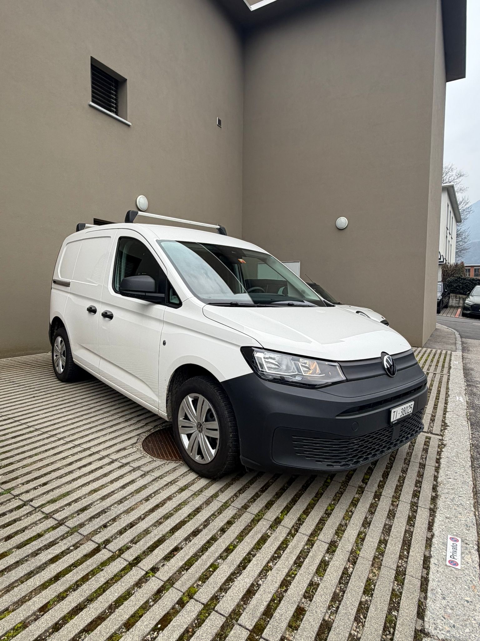 VW Caddy Cargo 1.5 TSI Entry-image-0