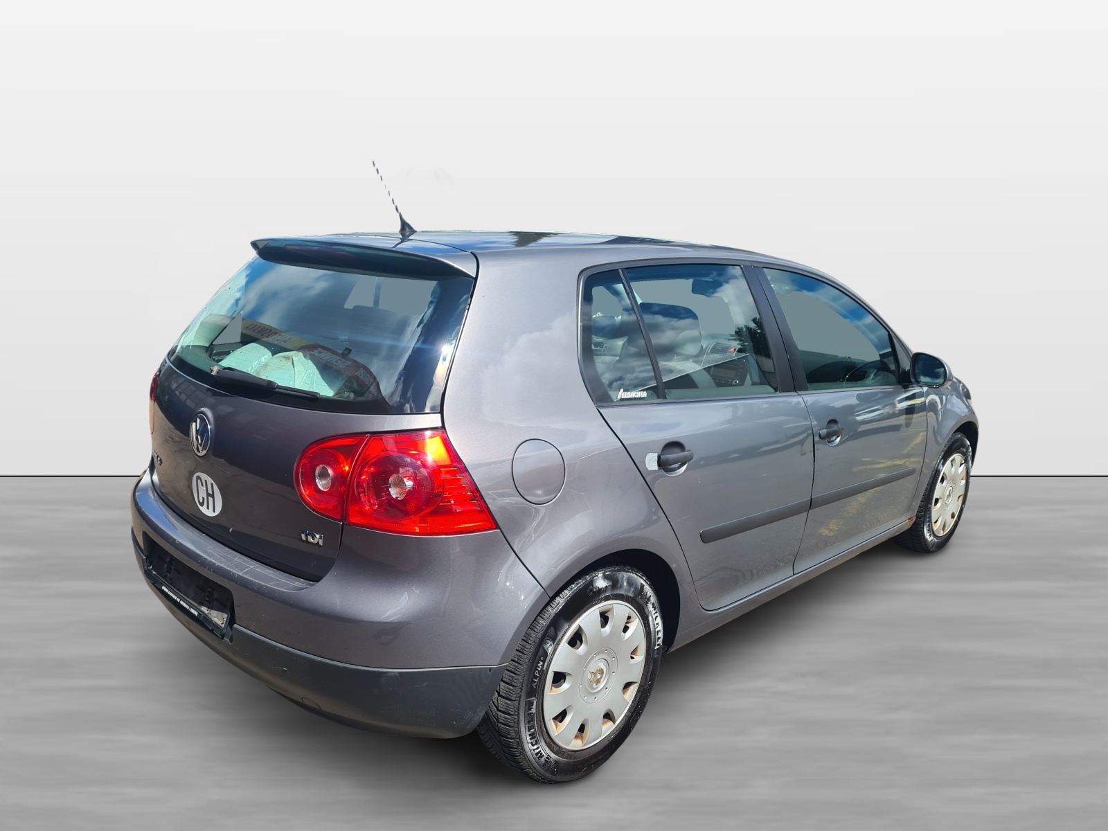 VW Golf 1.9L Diesel-image-1