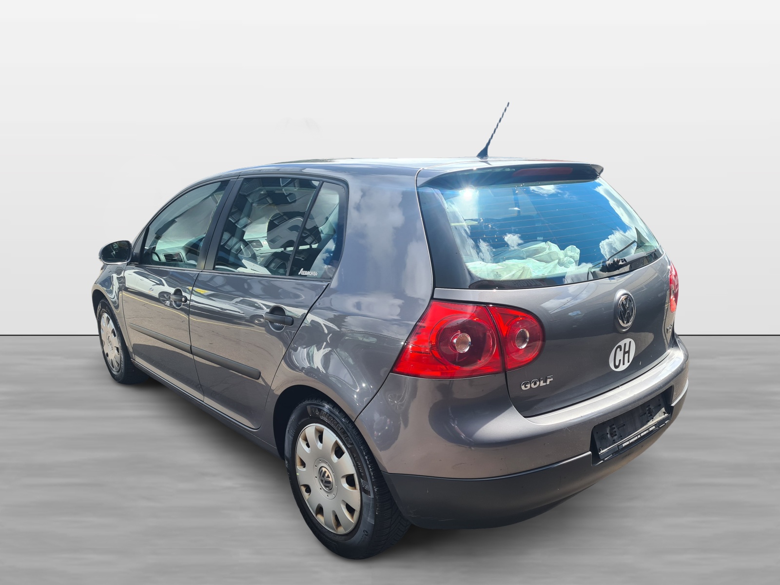 VW Golf 1.9L Diesel-image-3