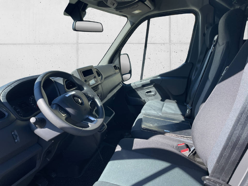 RENAULT Master fourg. 3.3 t L2H2 2.3 dCi 135 TwinTurbo-image-6