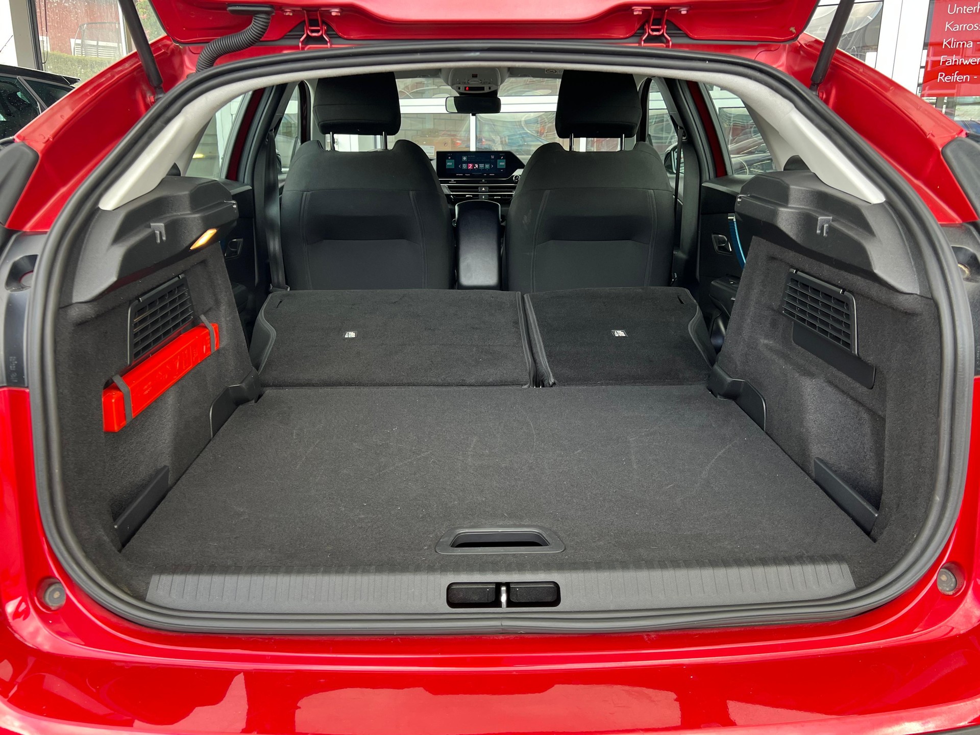 CITROEN e-C4 Swiss Edition-image-9