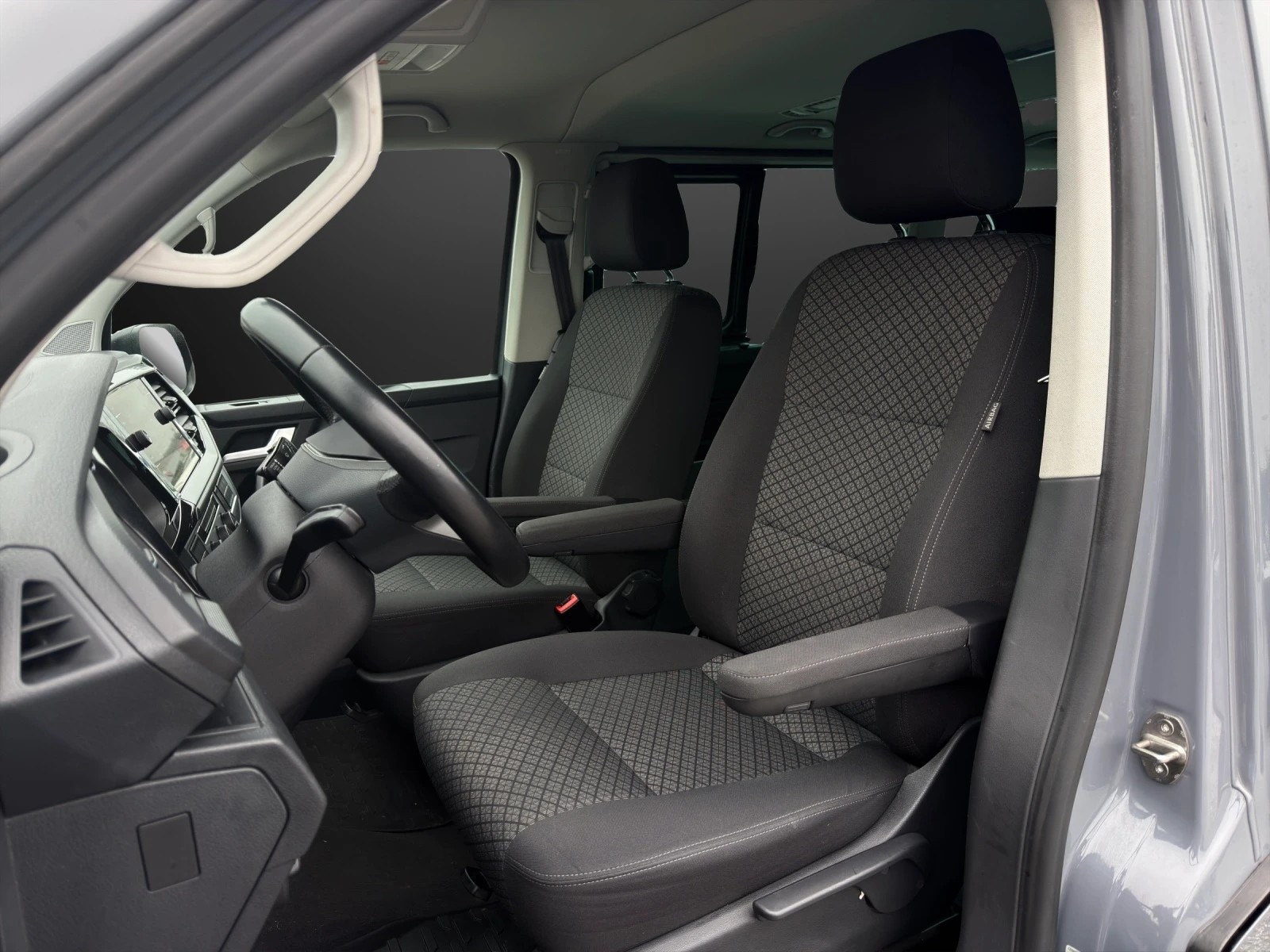 VW T6.1 Multivan 2.0 TDI Trendline Liberty DSG-image-6