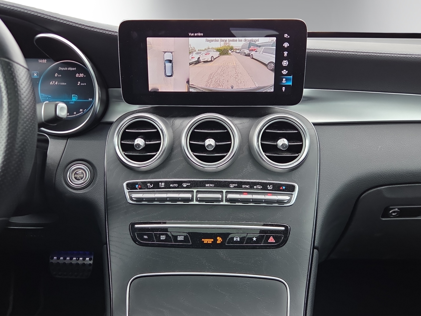 MERCEDES-BENZ GLC 220 d AMG Line 4Matic 9G-Tronic-image-13