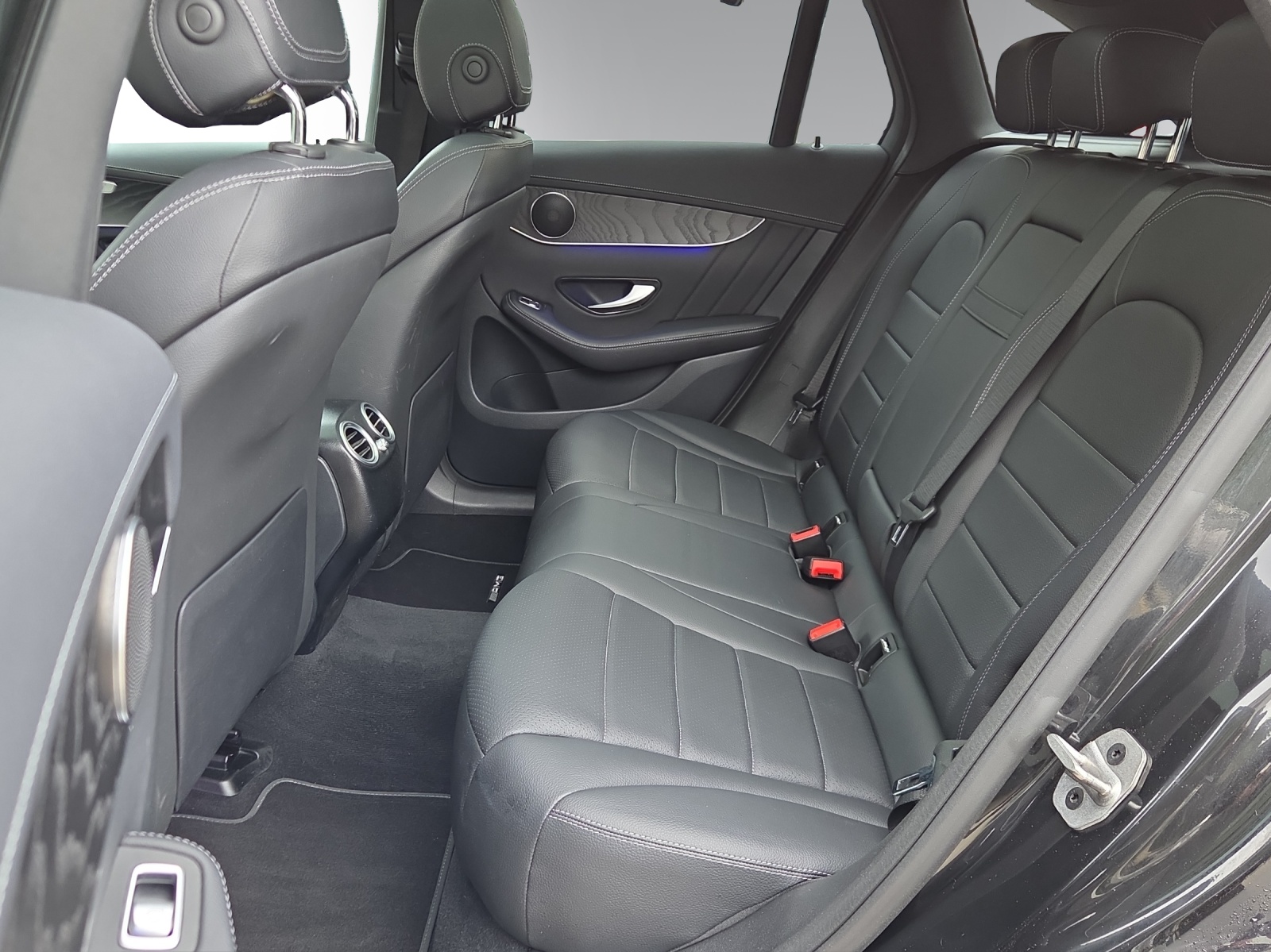 MERCEDES-BENZ GLC 220 d AMG Line 4Matic 9G-Tronic-image-9
