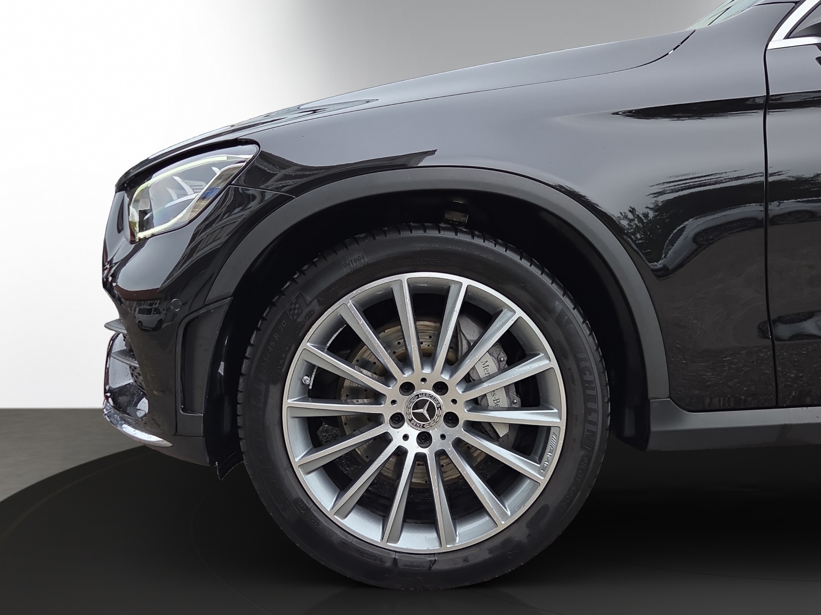 MERCEDES-BENZ GLC 220 d AMG Line 4Matic 9G-Tronic-image-3