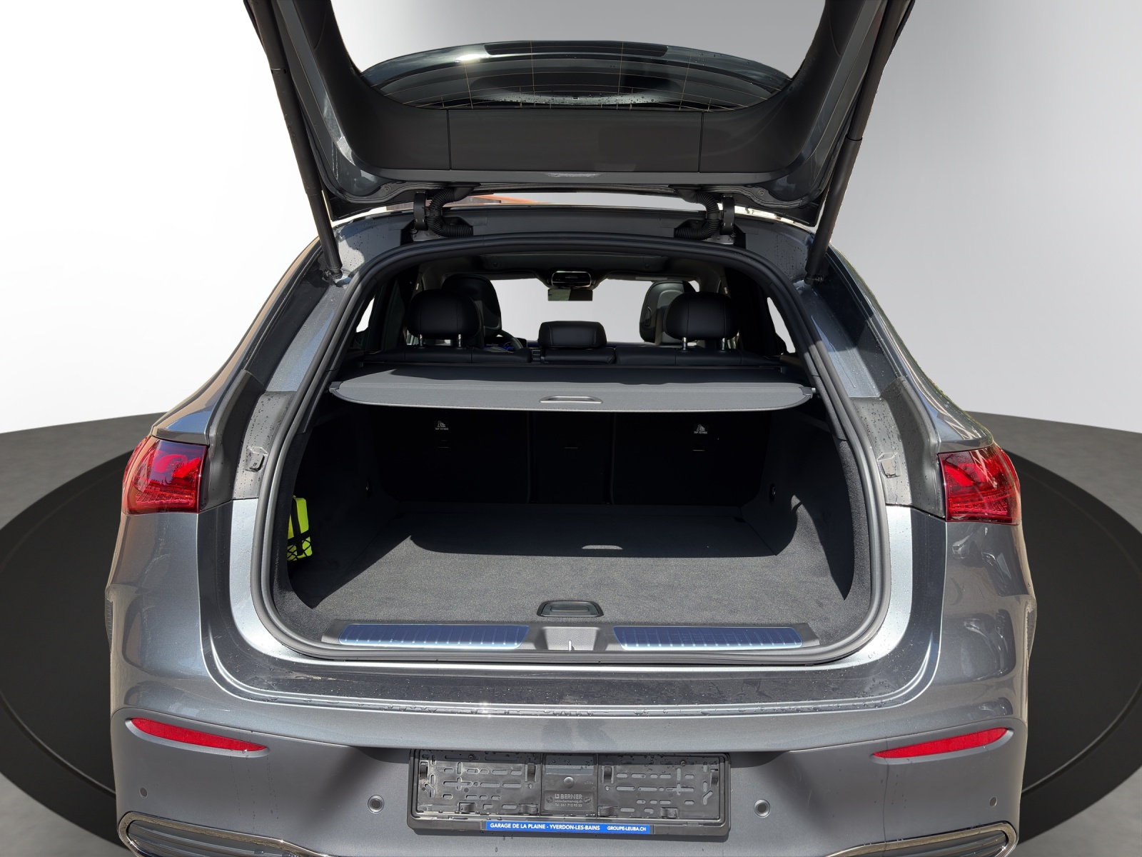 MERCEDES-BENZ EQE SUV 350 4 Matic Executive Edition-image-12