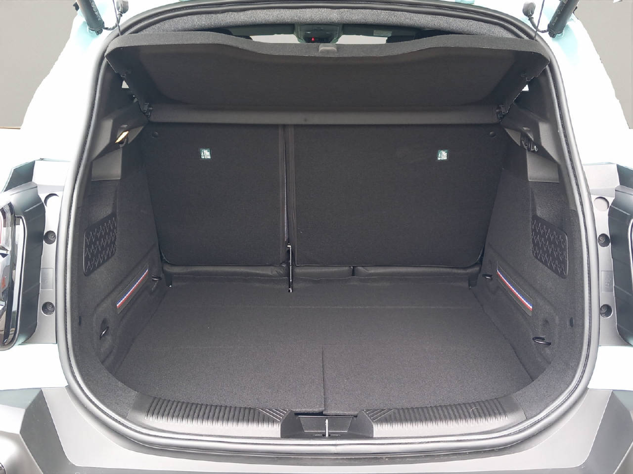 RENAULT R4 E-Tech Comfort Range techno-image-10