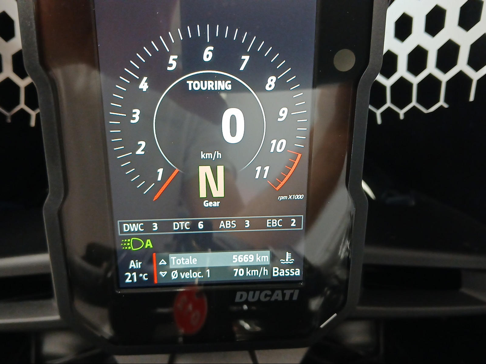 DUCATI Desert X Rally-showroom-element-2