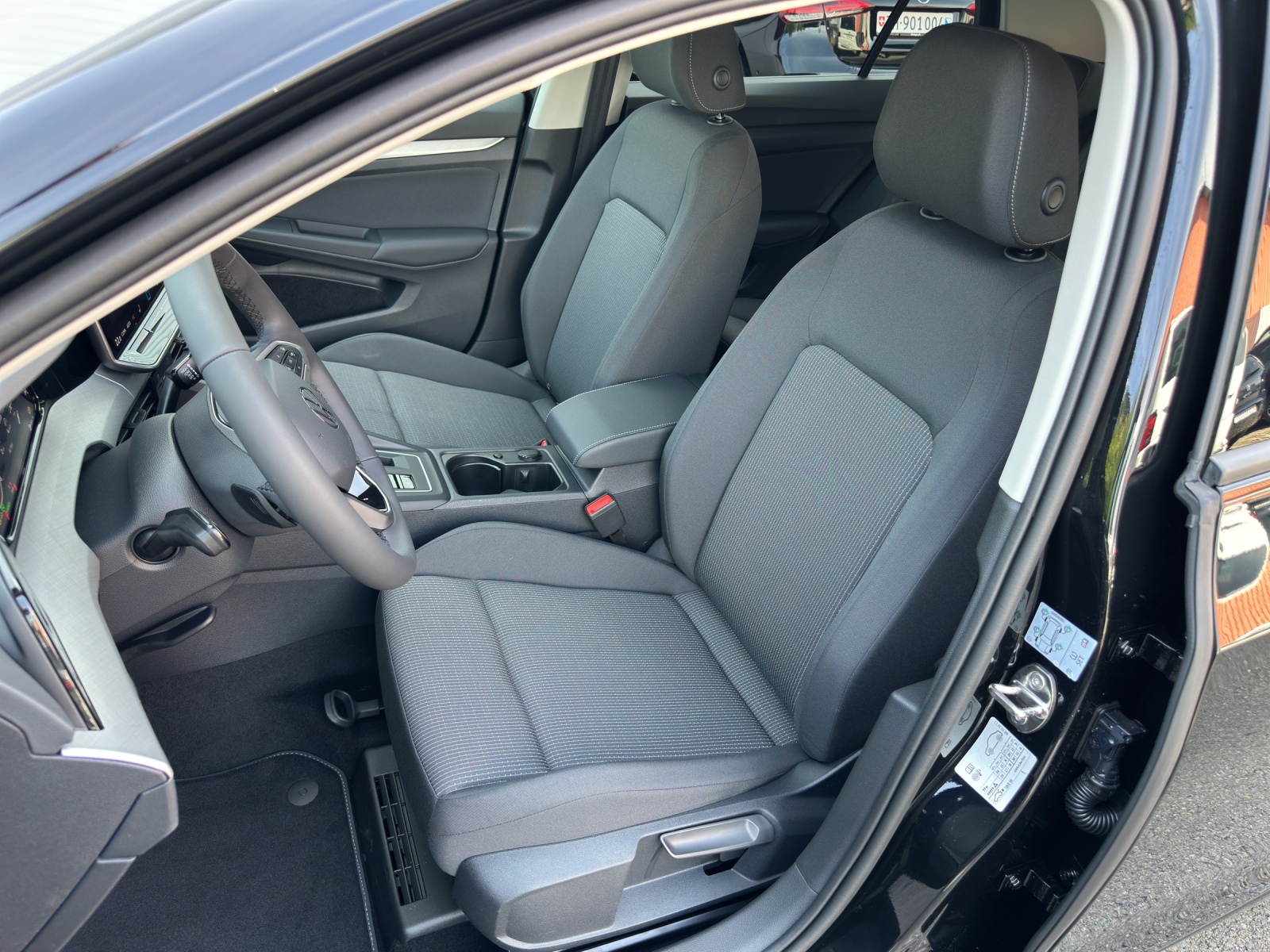 VW Golf 1.5 e TSI mHEV Value DSG-image-11