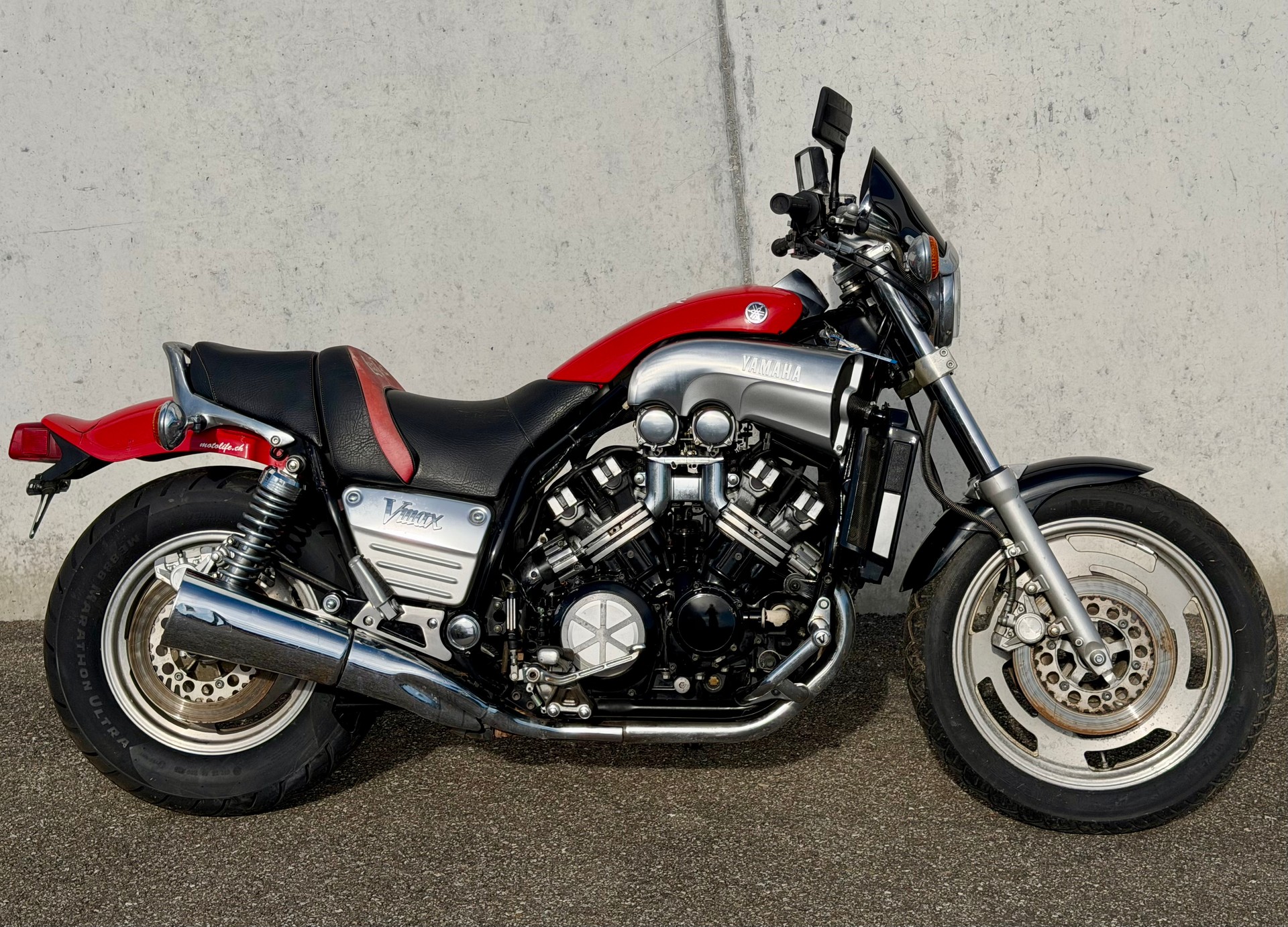 YAMAHA V-Max VMX 1200-showroom-element-3
