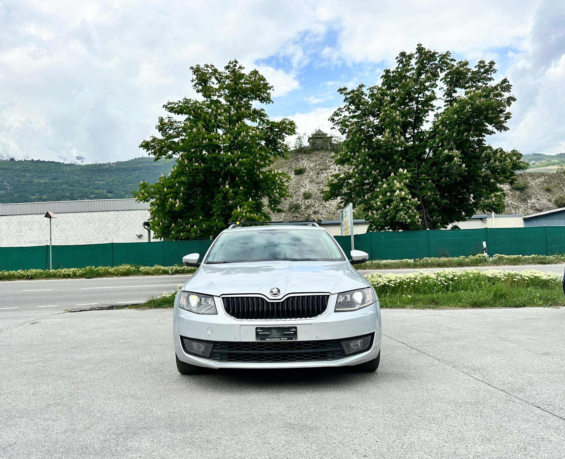 SKODA Octavia Combi 1.8 TSI Elegance 4x4 DSG-image-2