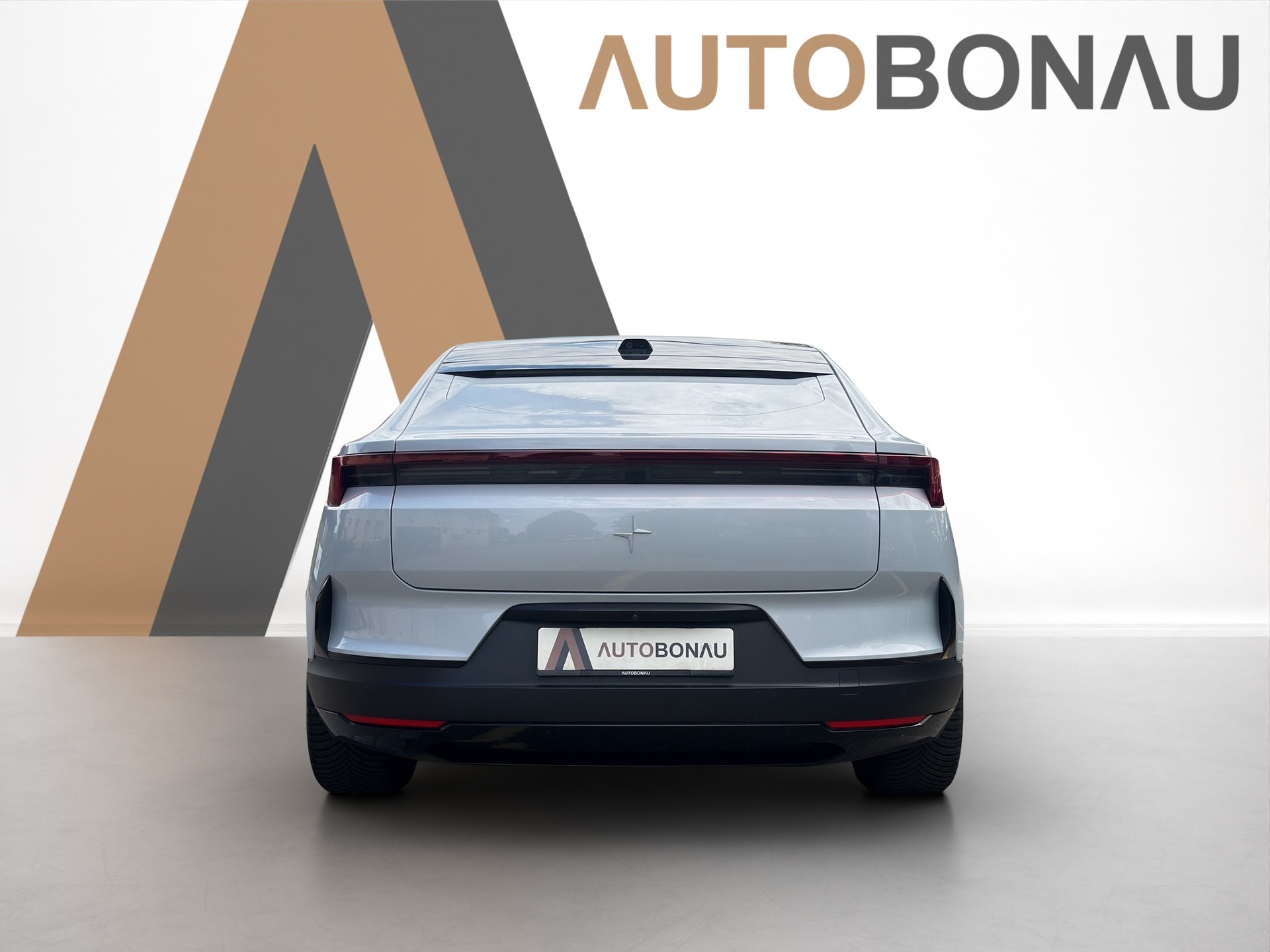 POLESTAR 4 Long Range Dual Motor-showroom-element-3