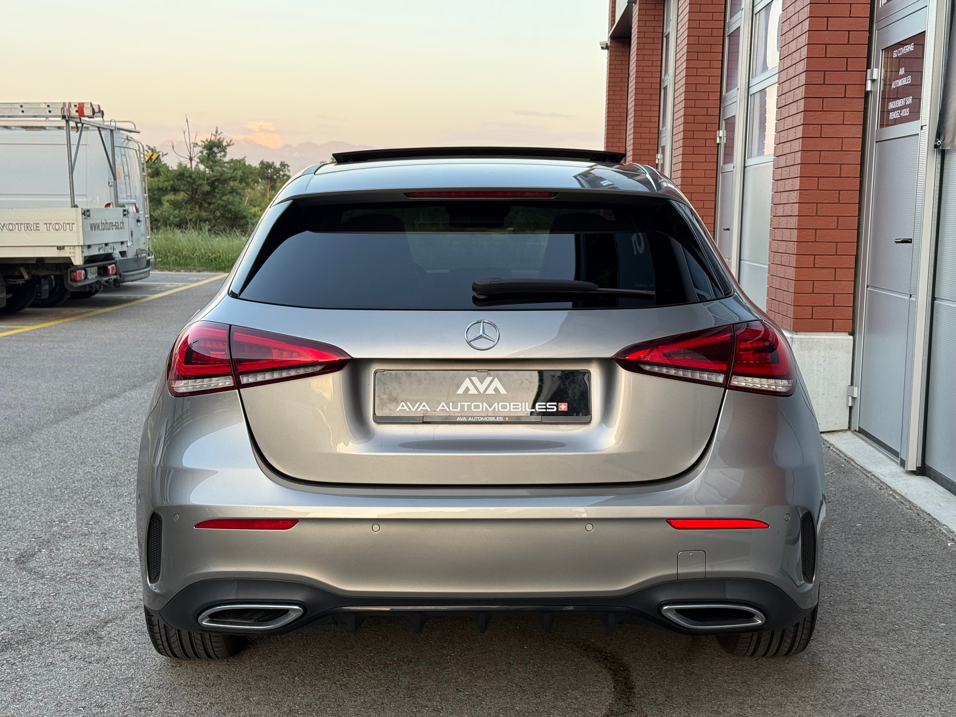 MERCEDES-BENZ A 200 AMG Line 7G-DCT-image-6