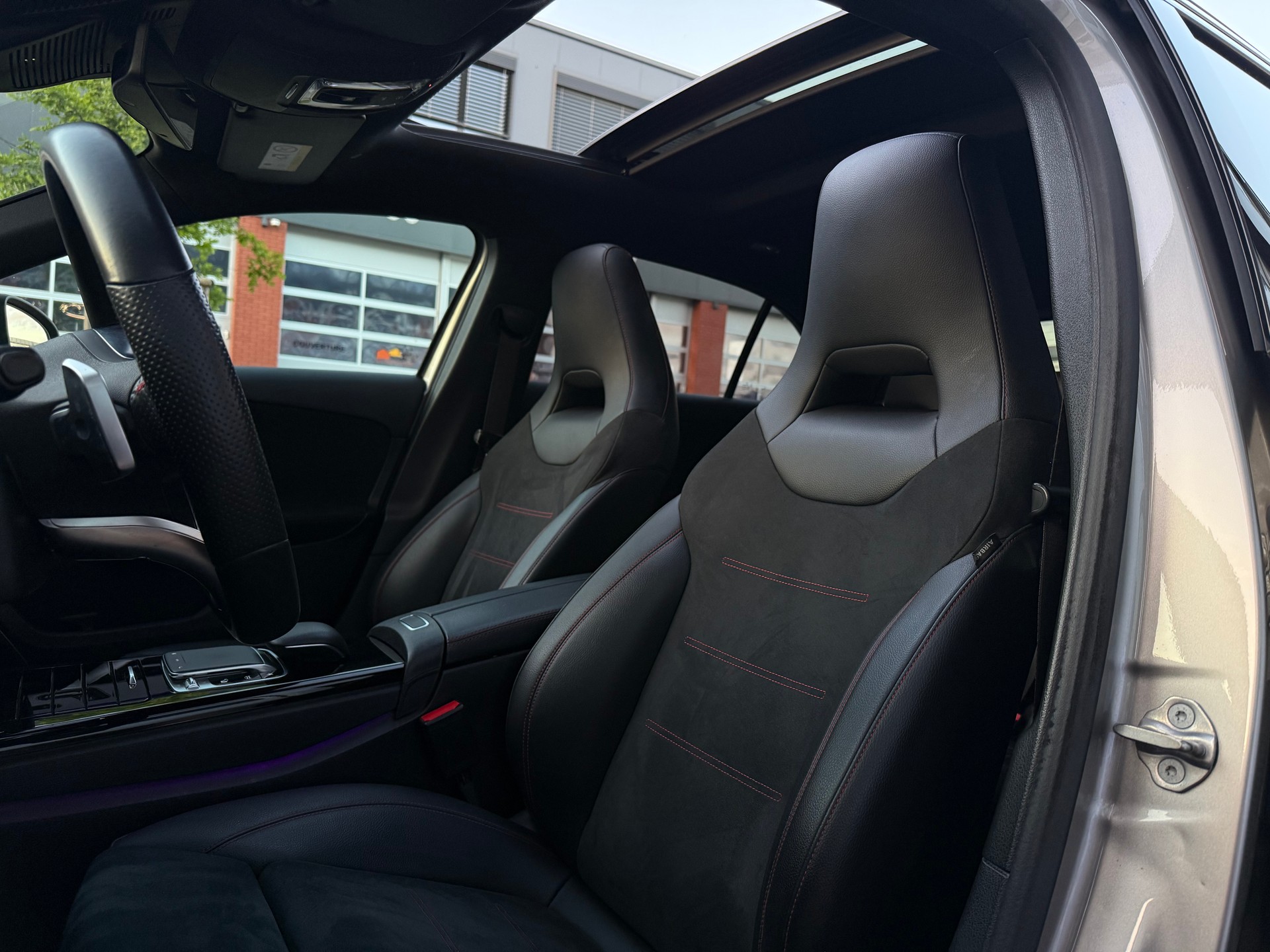 MERCEDES-BENZ A 200 AMG Line 7G-DCT-image-15