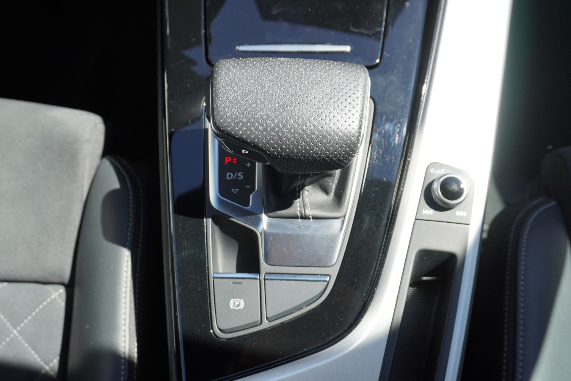 AUDI A4 Avant 45 TFSI S line S-tronic quattro-image-18