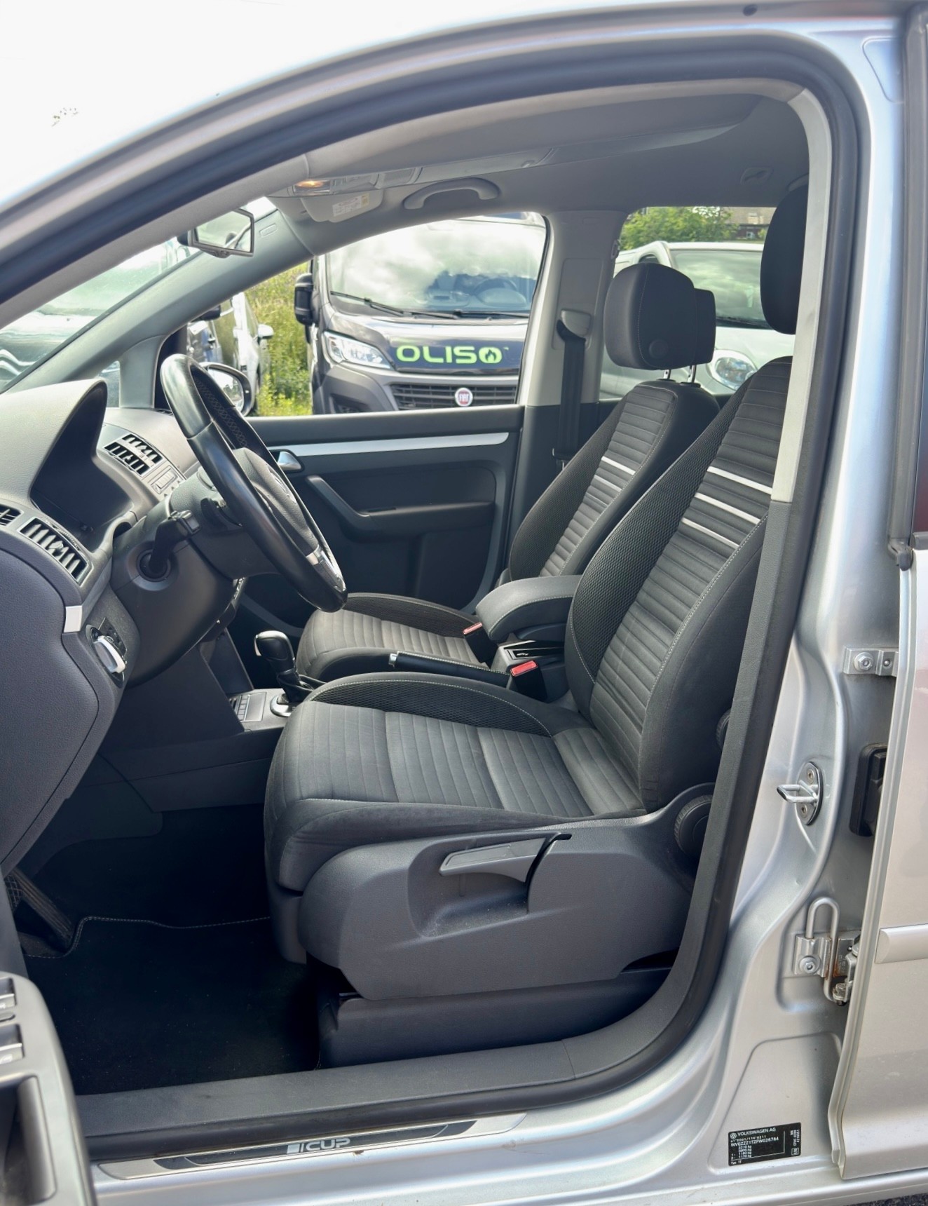 VW Touran 2.0 TDI R-Line DSG 7 Plätze-image-9