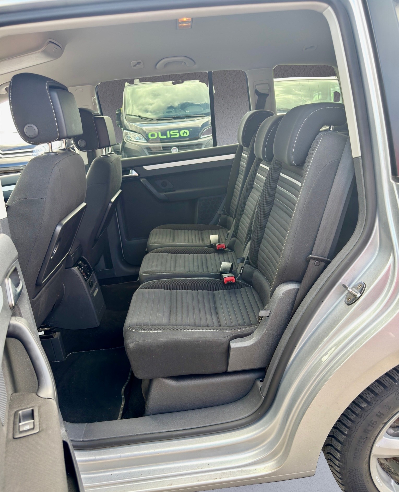 VW Touran 2.0 TDI R-Line DSG 7 Plätze-image-12