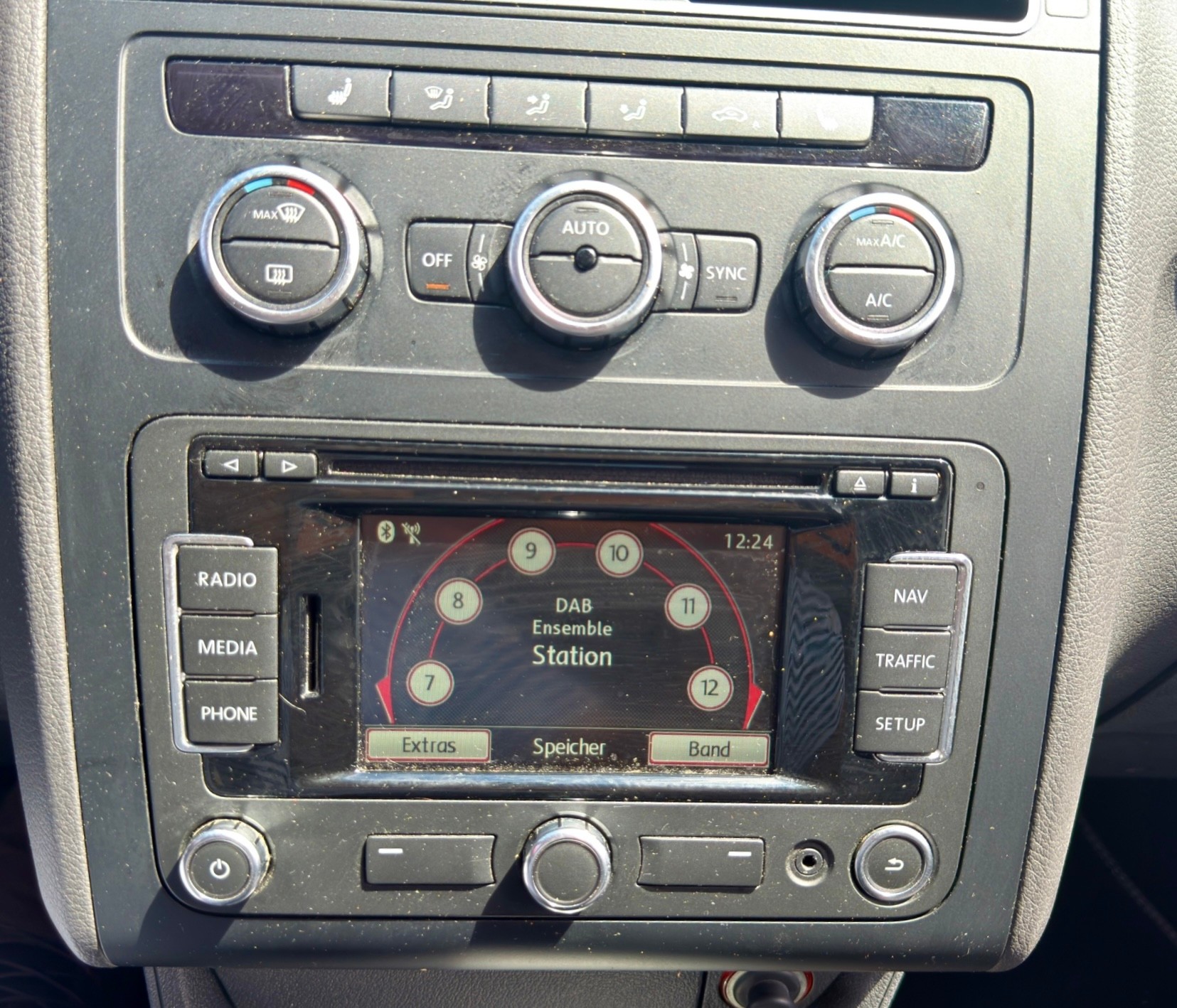 VW Touran 2.0 TDI R-Line DSG 7 Plätze-image-19