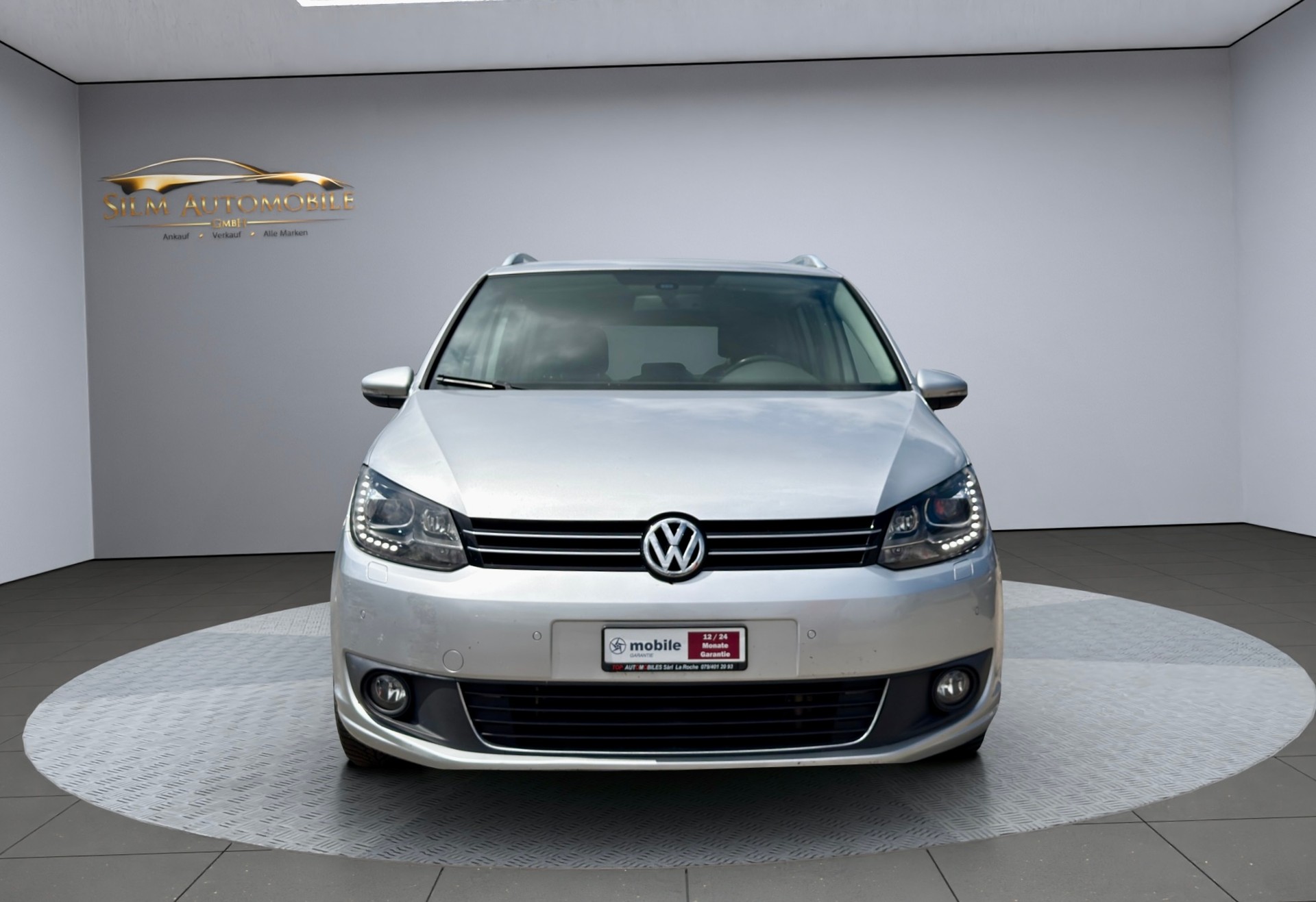 VW Touran 2.0 TDI R-Line DSG 7 Plätze-image-2