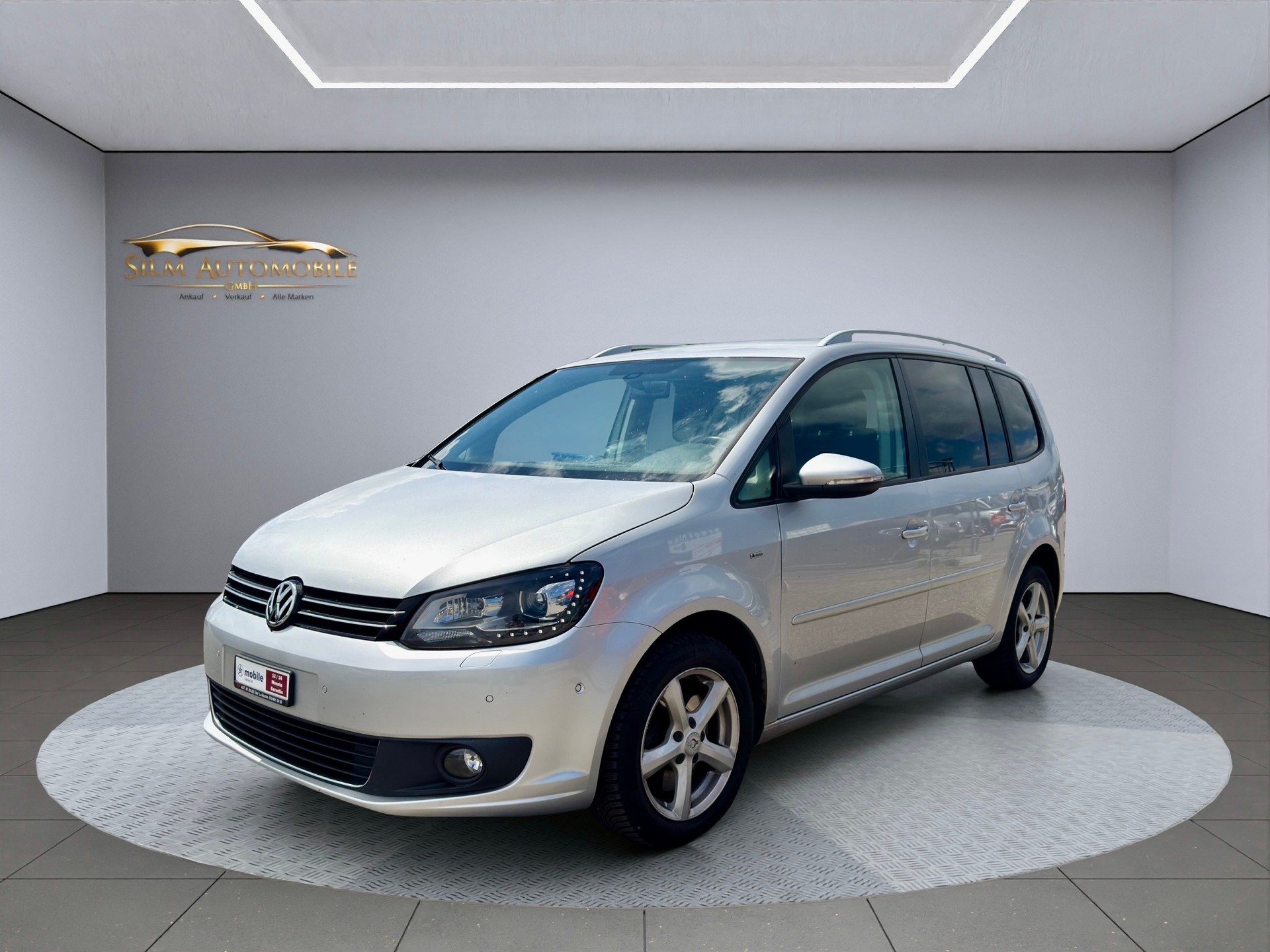 VW Touran 2.0 TDI R-Line DSG 7 Plätze-image-1