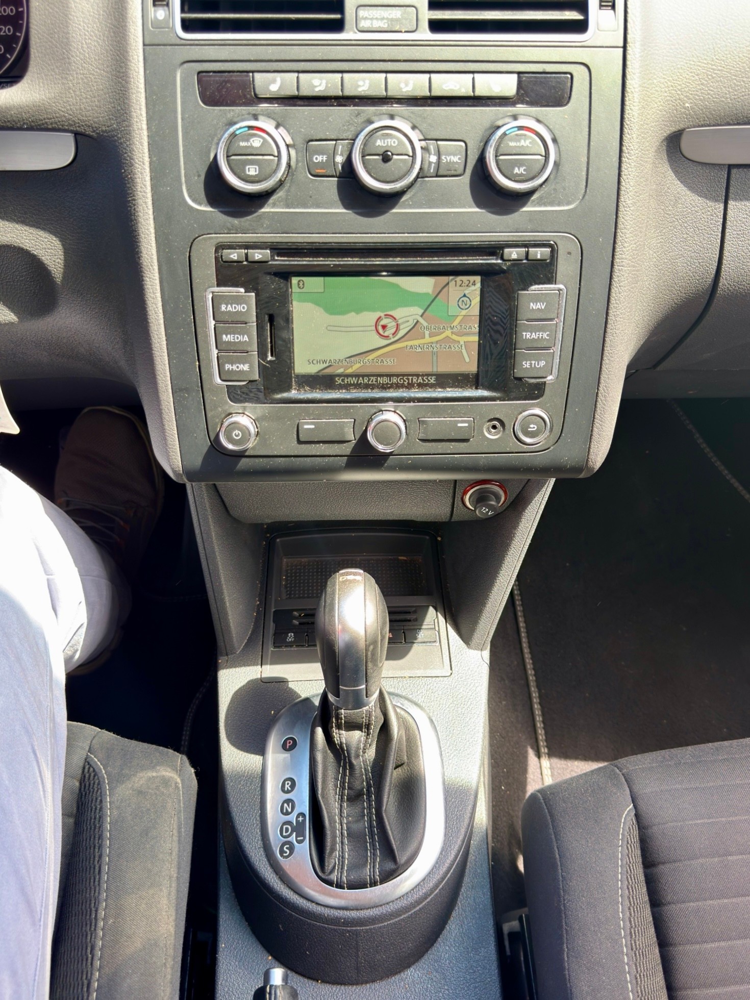 VW Touran 2.0 TDI R-Line DSG 7 Plätze-image-15