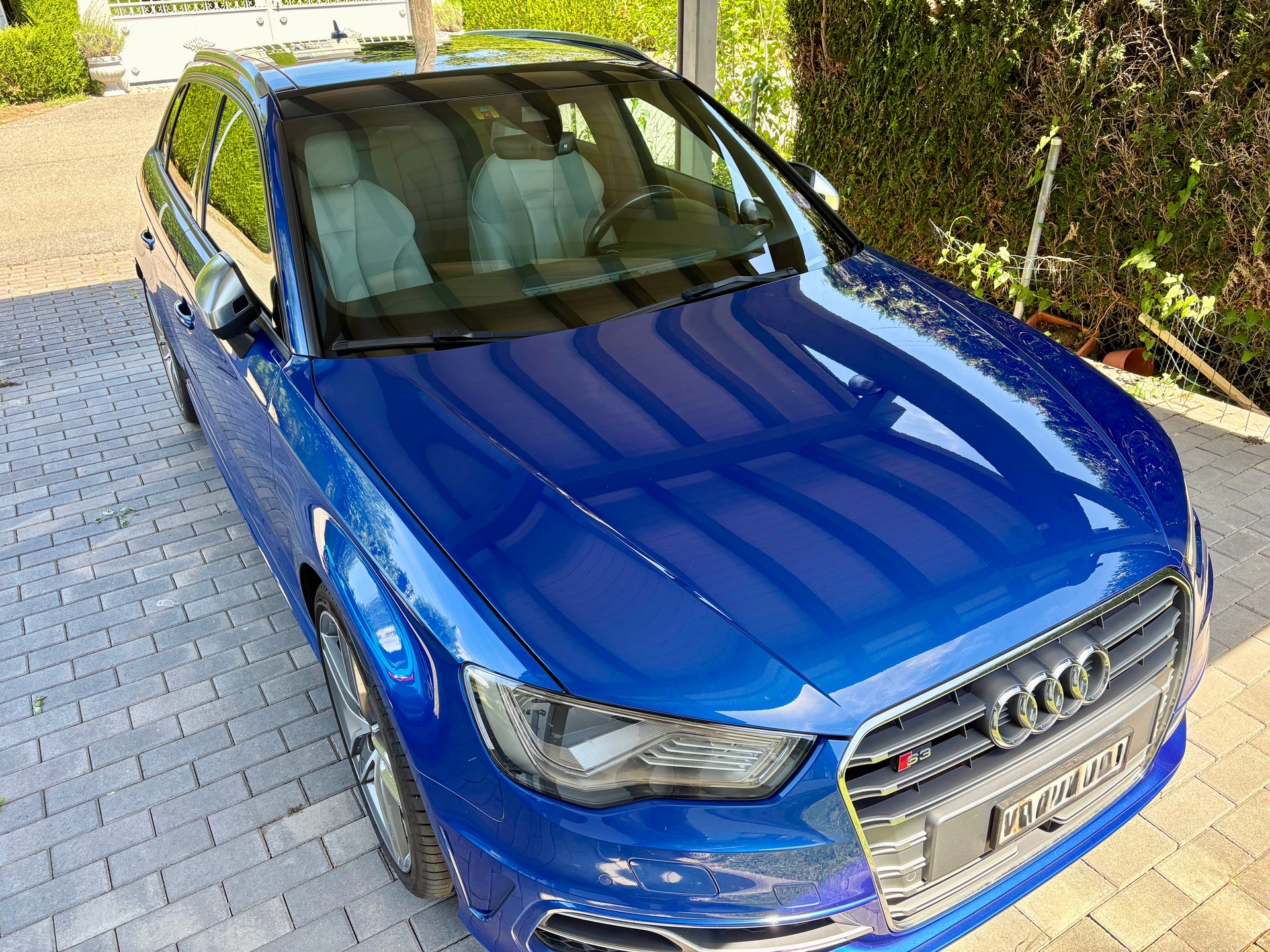 AUDI 2.0 T FSI quattro S-Tronic-image-1
