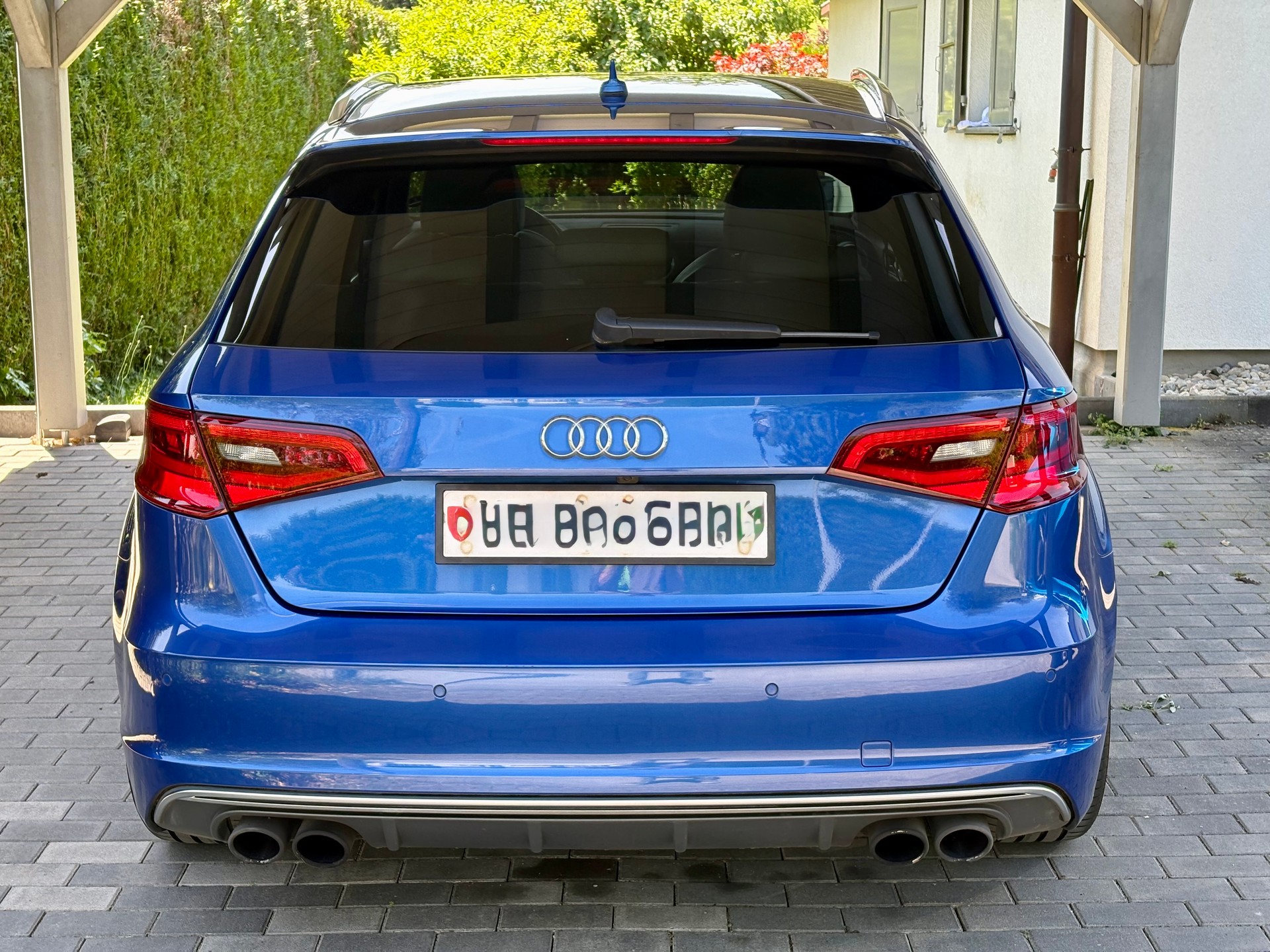 AUDI 2.0 T FSI quattro S-Tronic-image-2